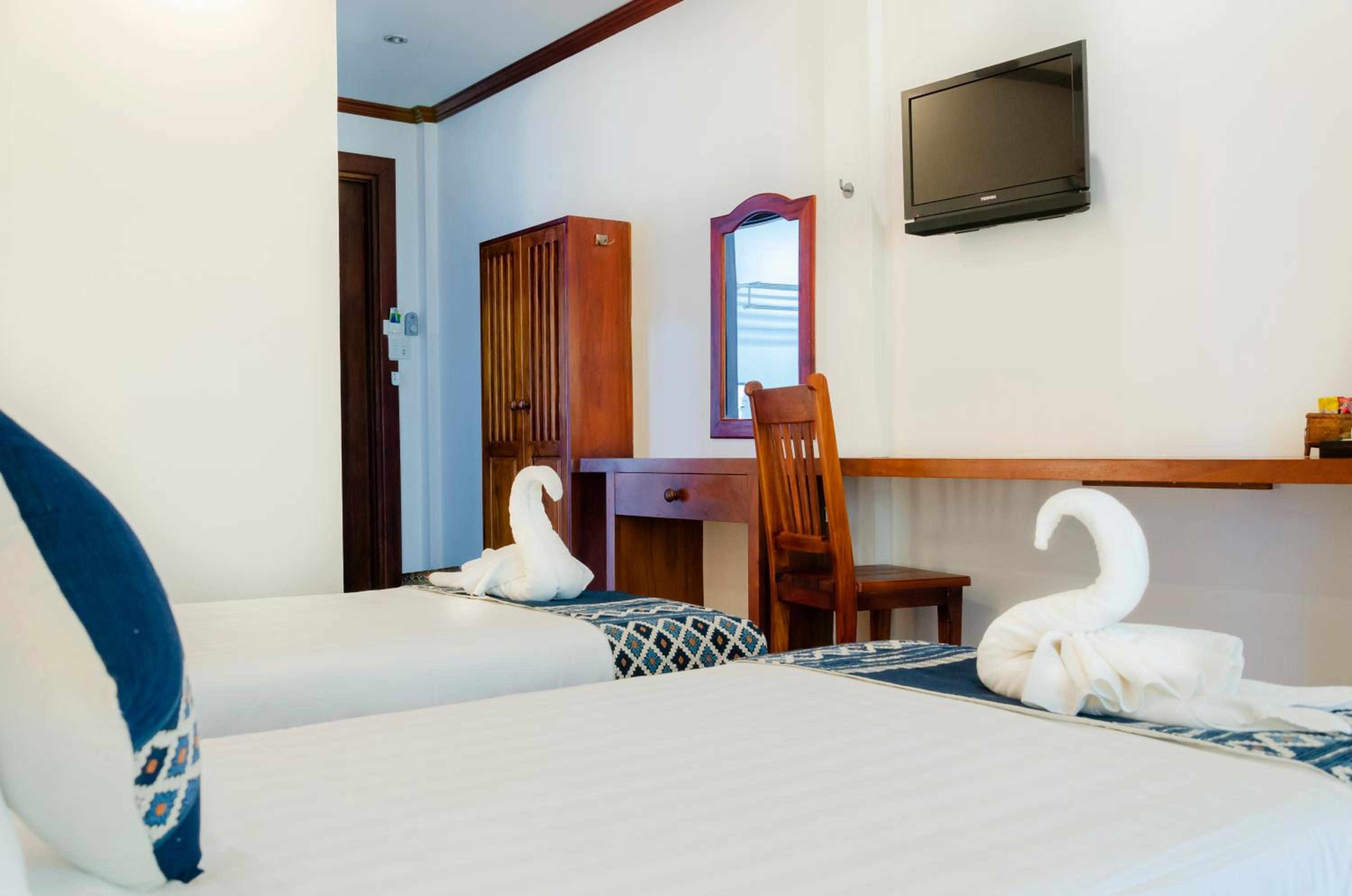 Deluxe Family Room - Photo 16