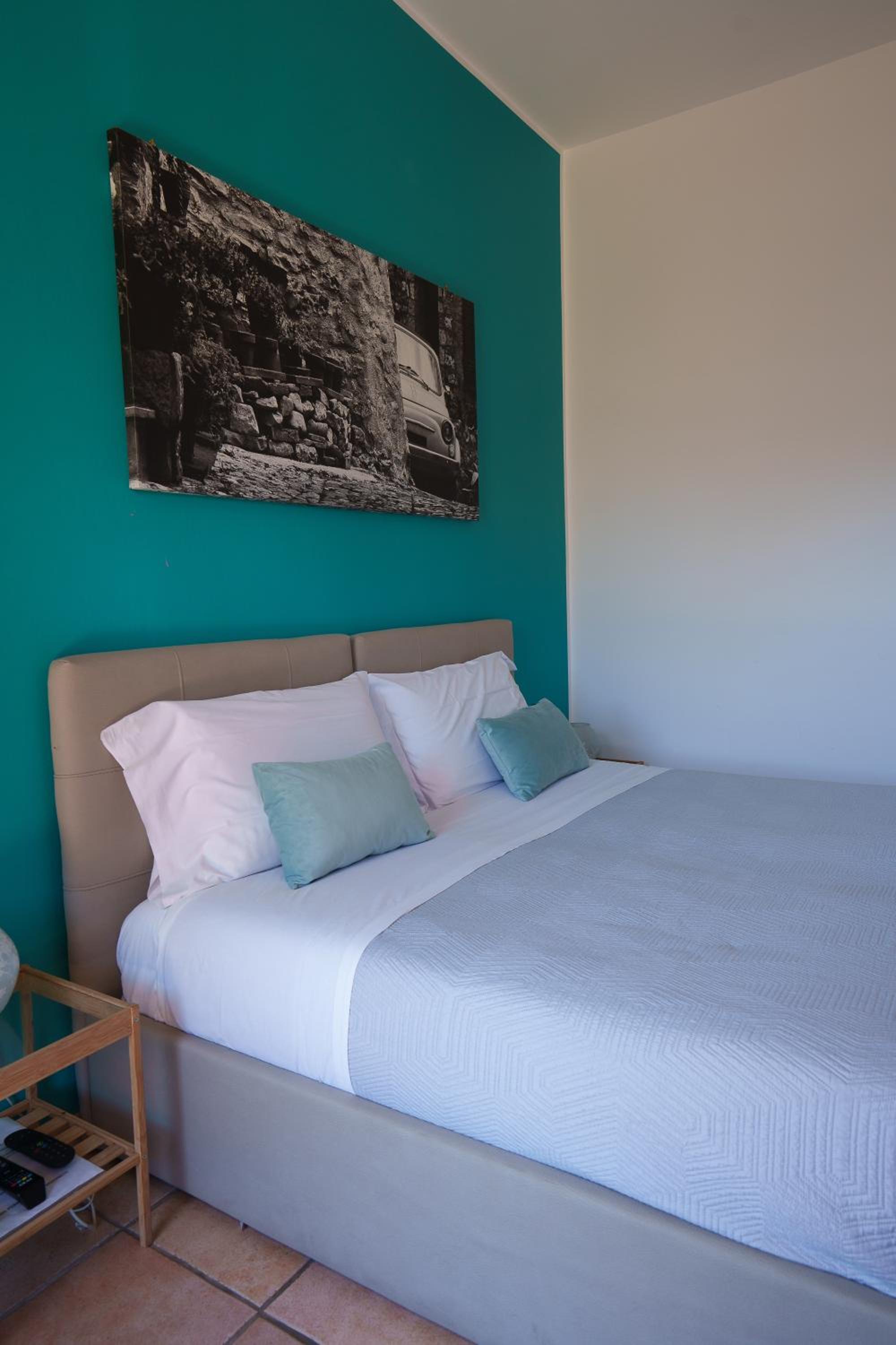 Double or Twin Room - Photo 5