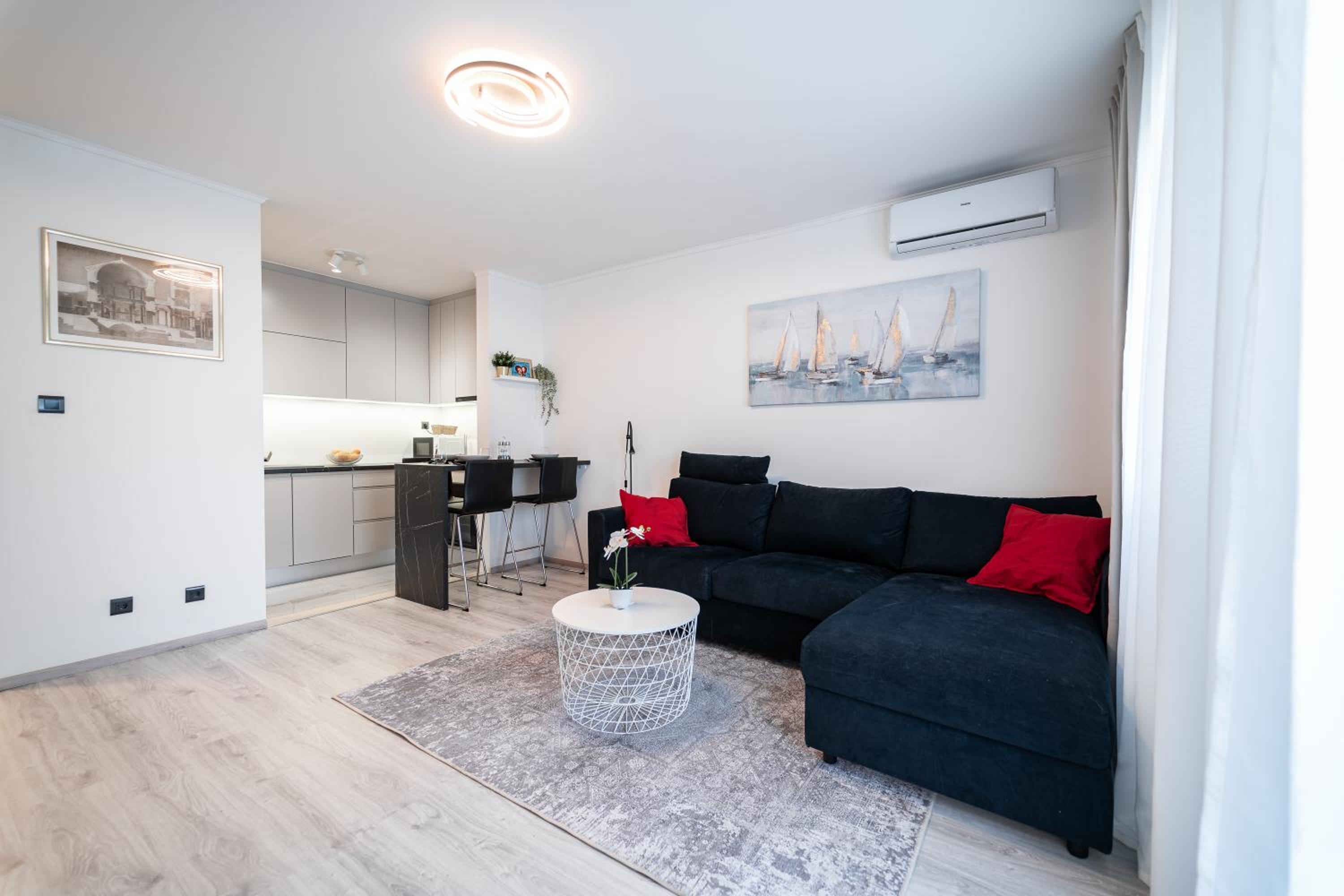 One-Bedroom Apartment