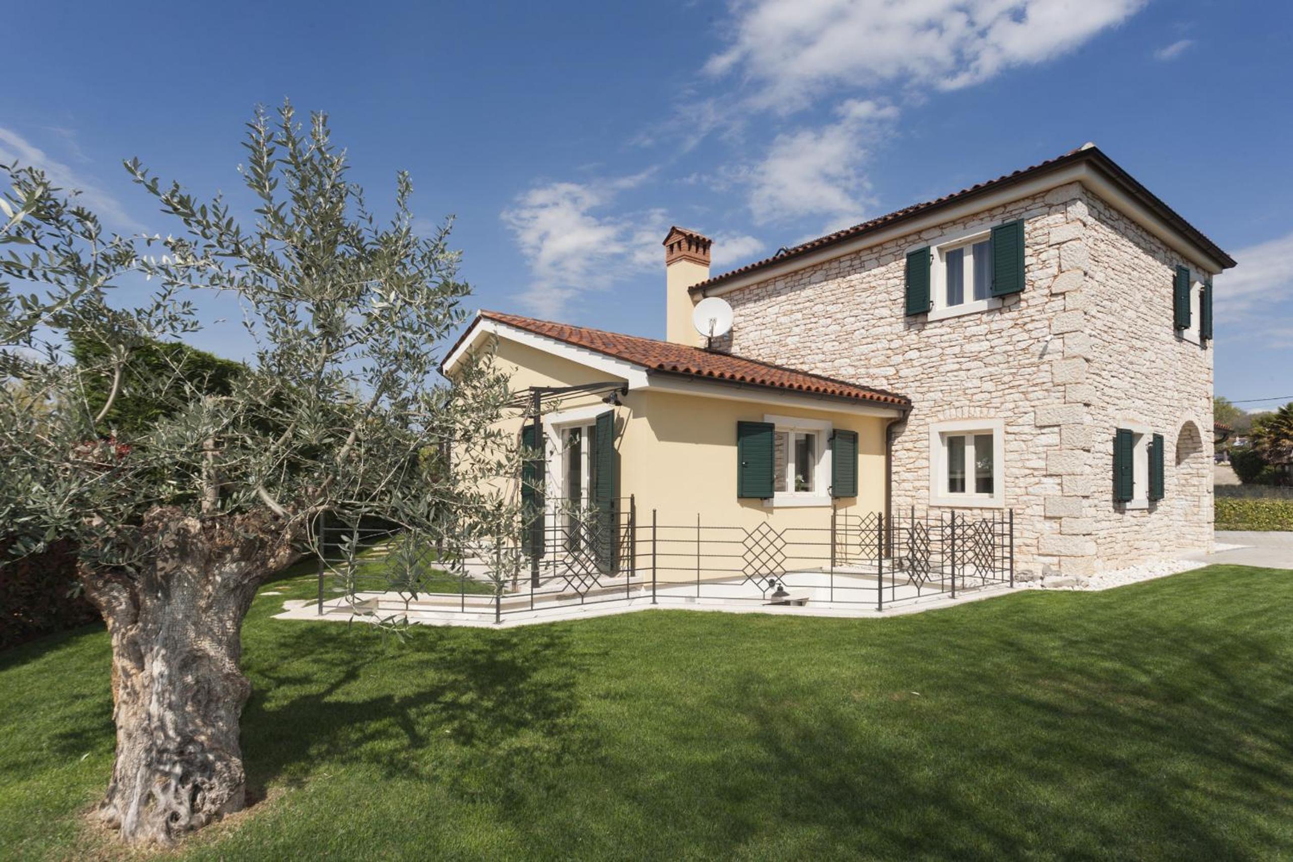 Villa with Private Pool photo 3
