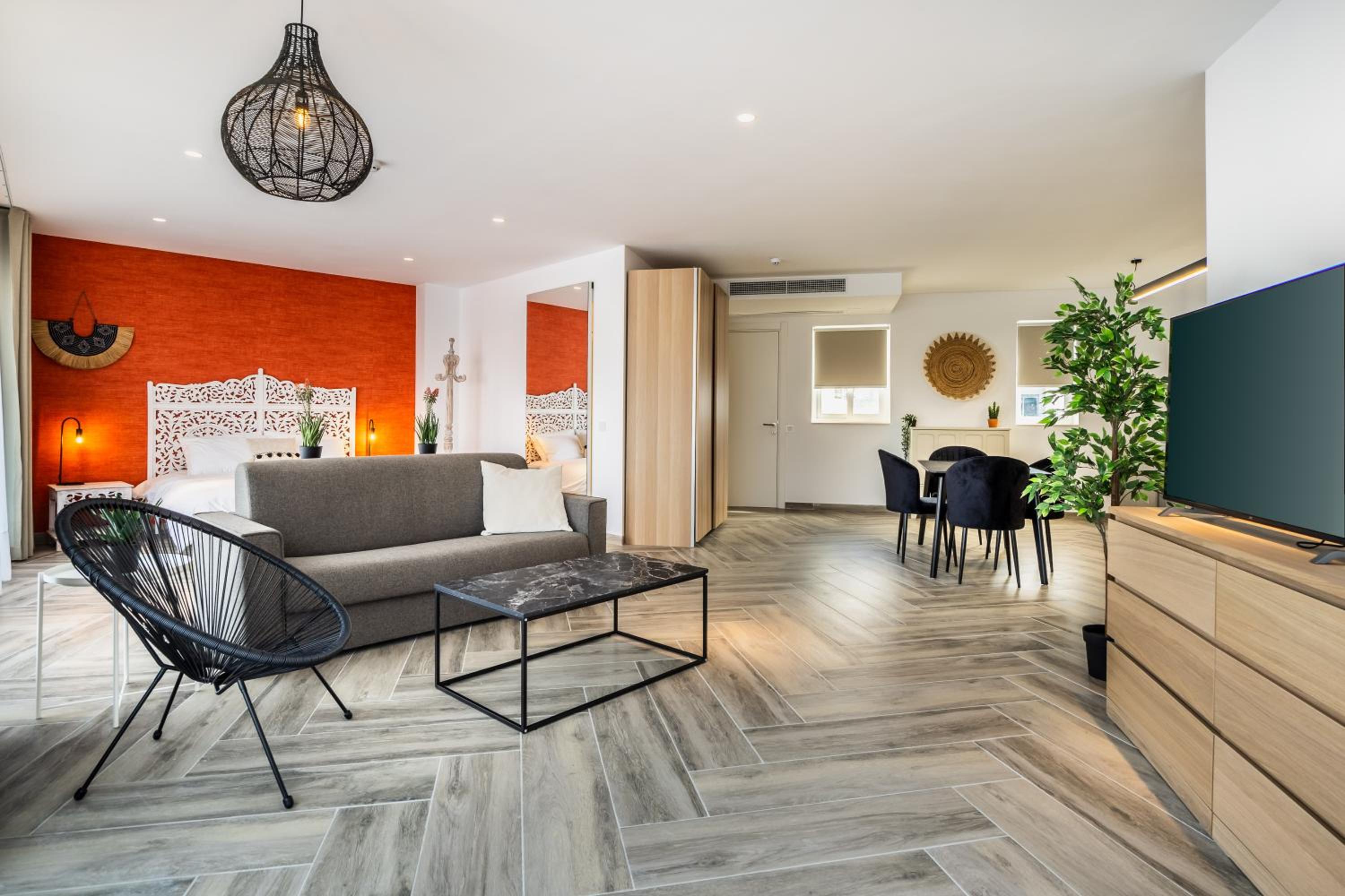 Studio Apartment