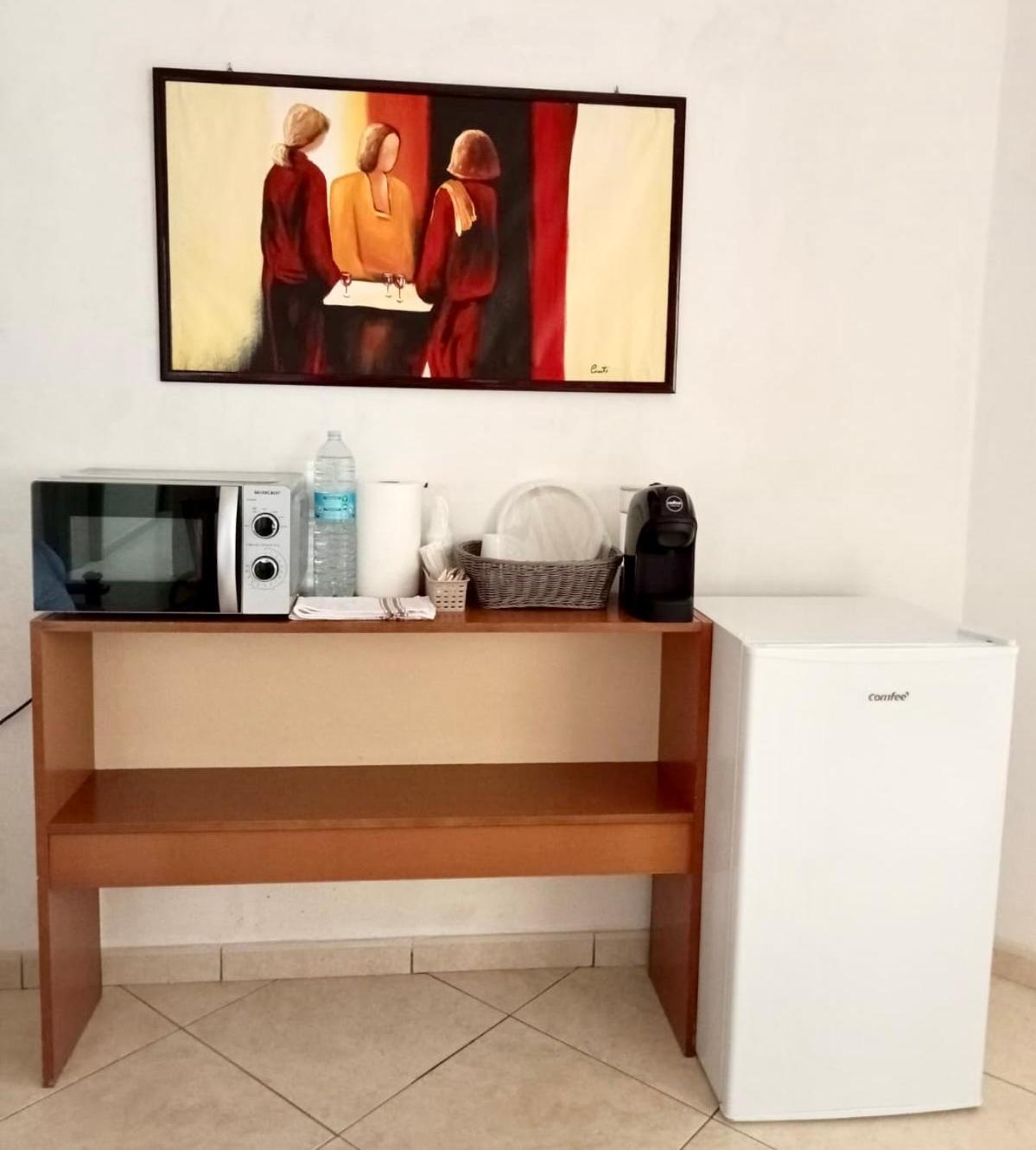 One-Bedroom Apartment - Photo 3