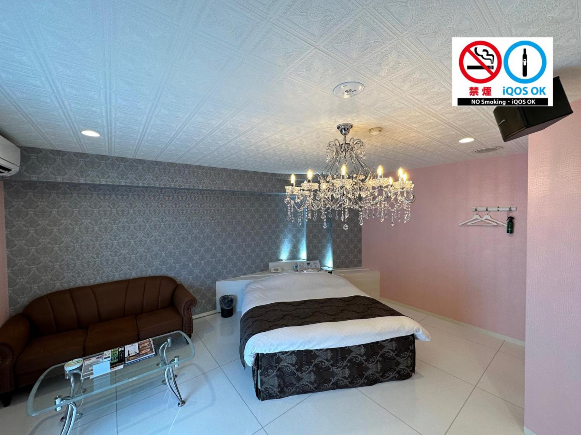 Deluxe Queen Room - Photo 7
