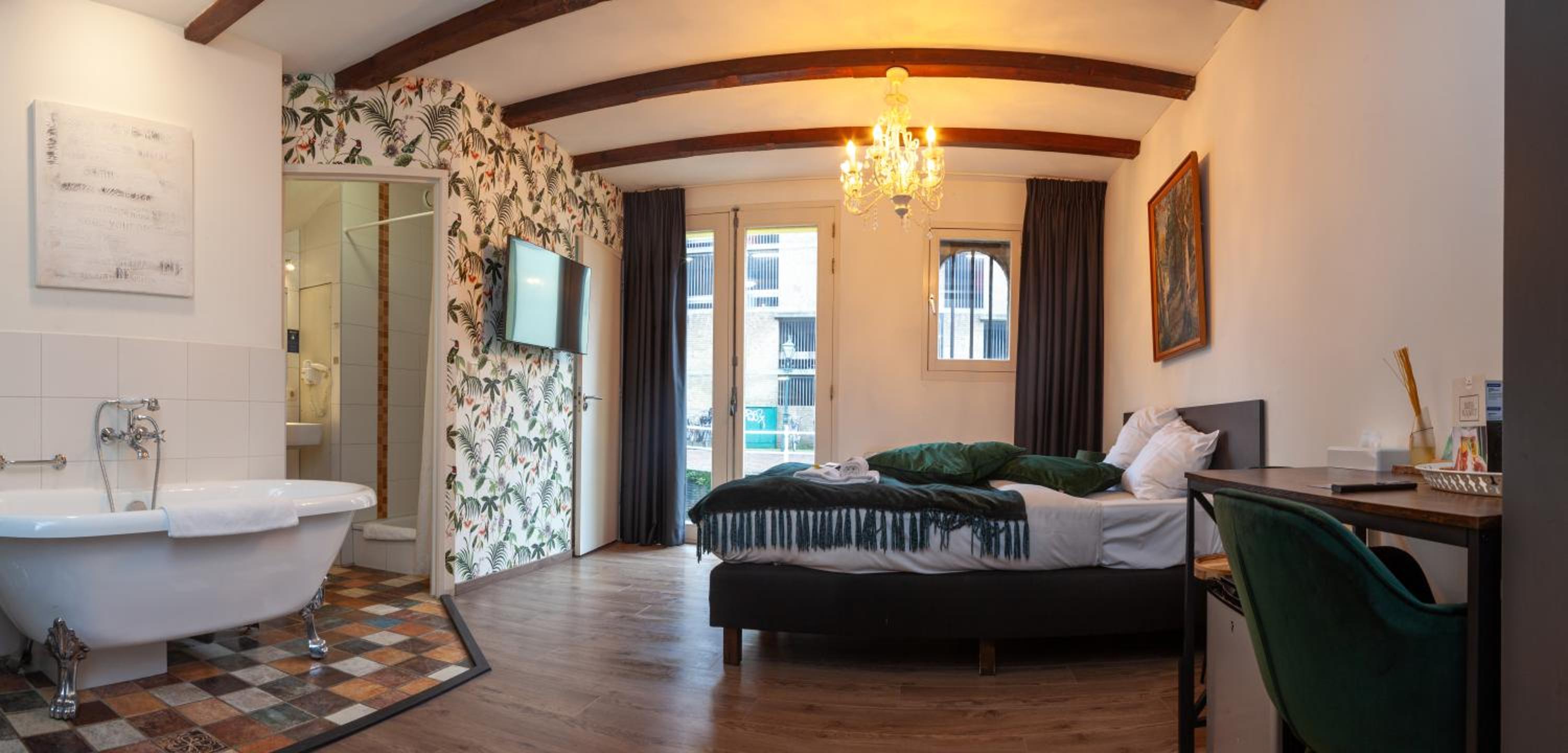 Deluxe Double Room photo 2