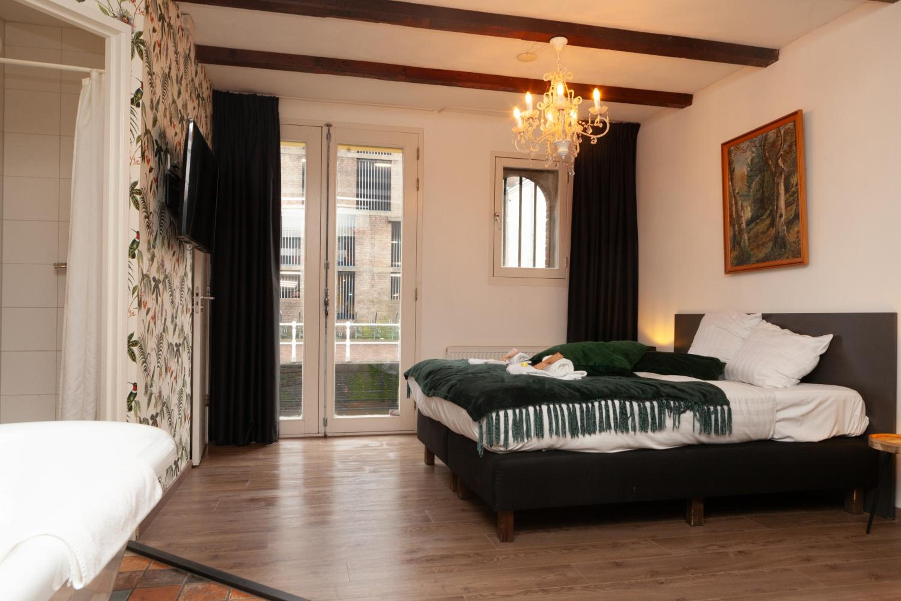 Deluxe Double Room photo 3