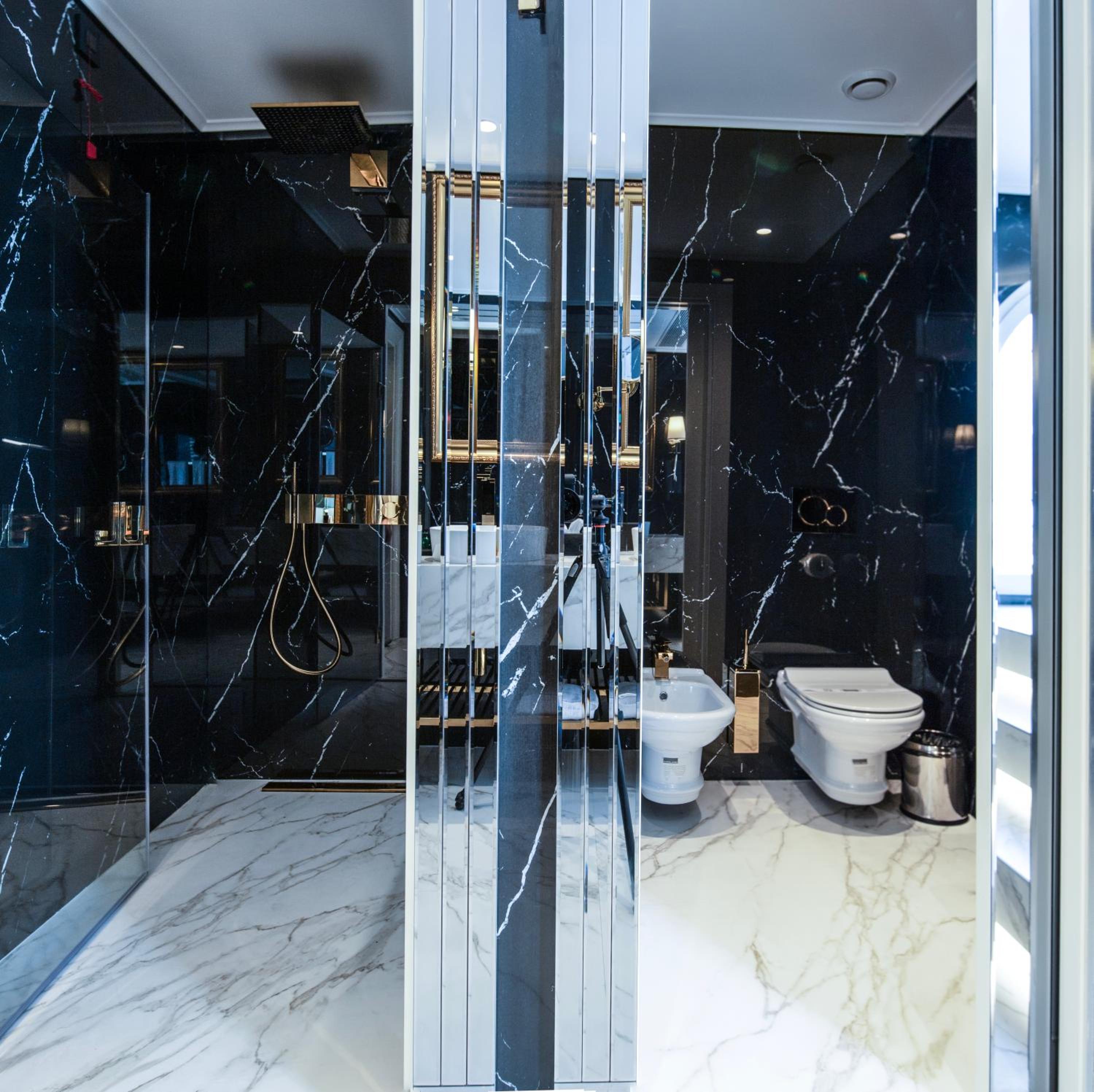 Royal Suite photo 2