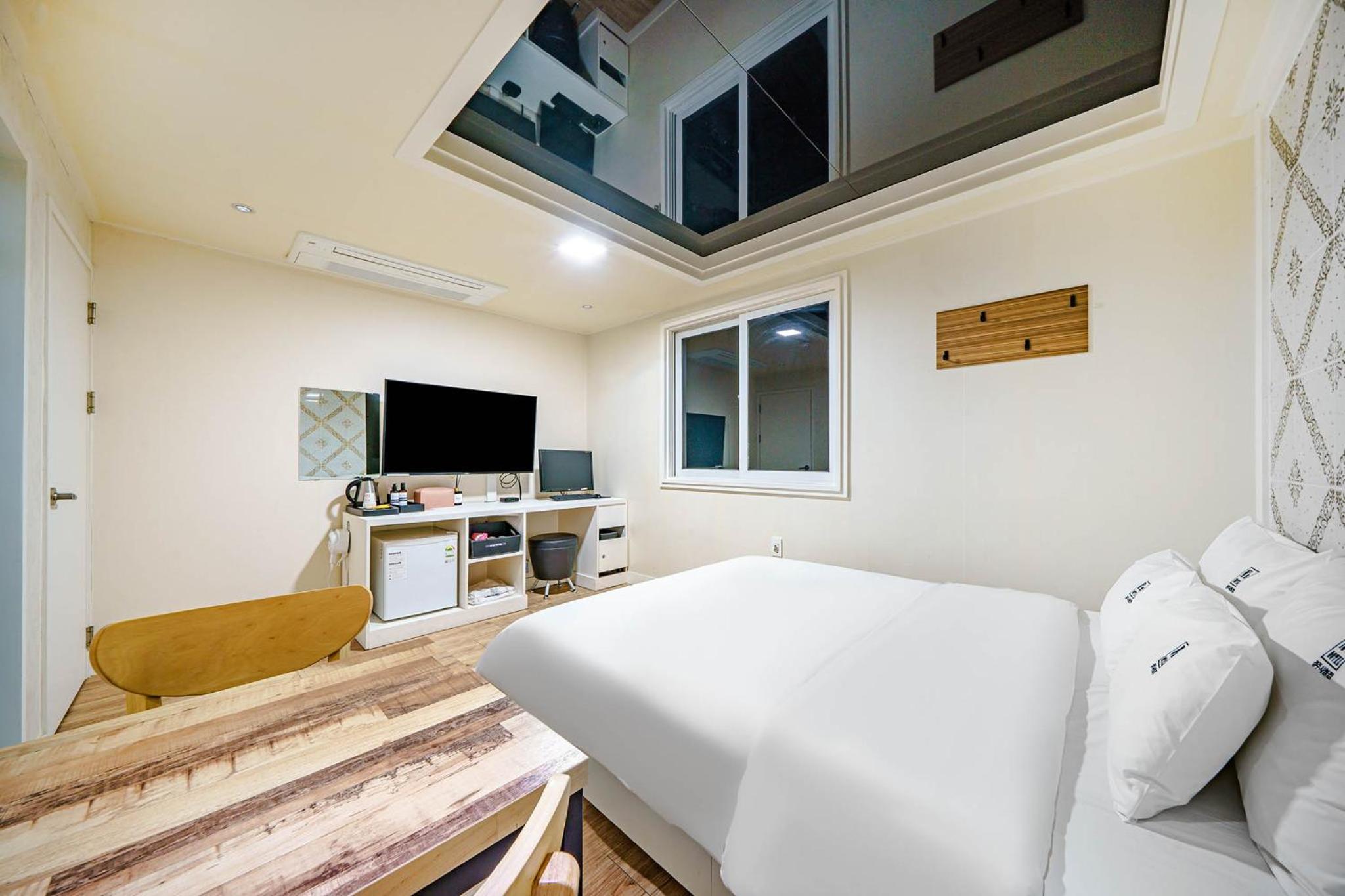 Standard Double Room - Photo 4