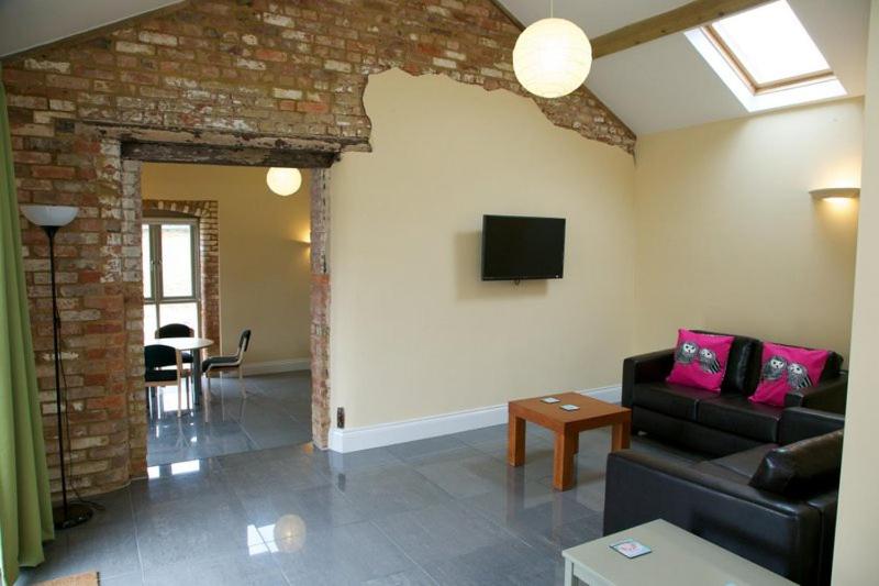 Two-Bedroom House photo 3