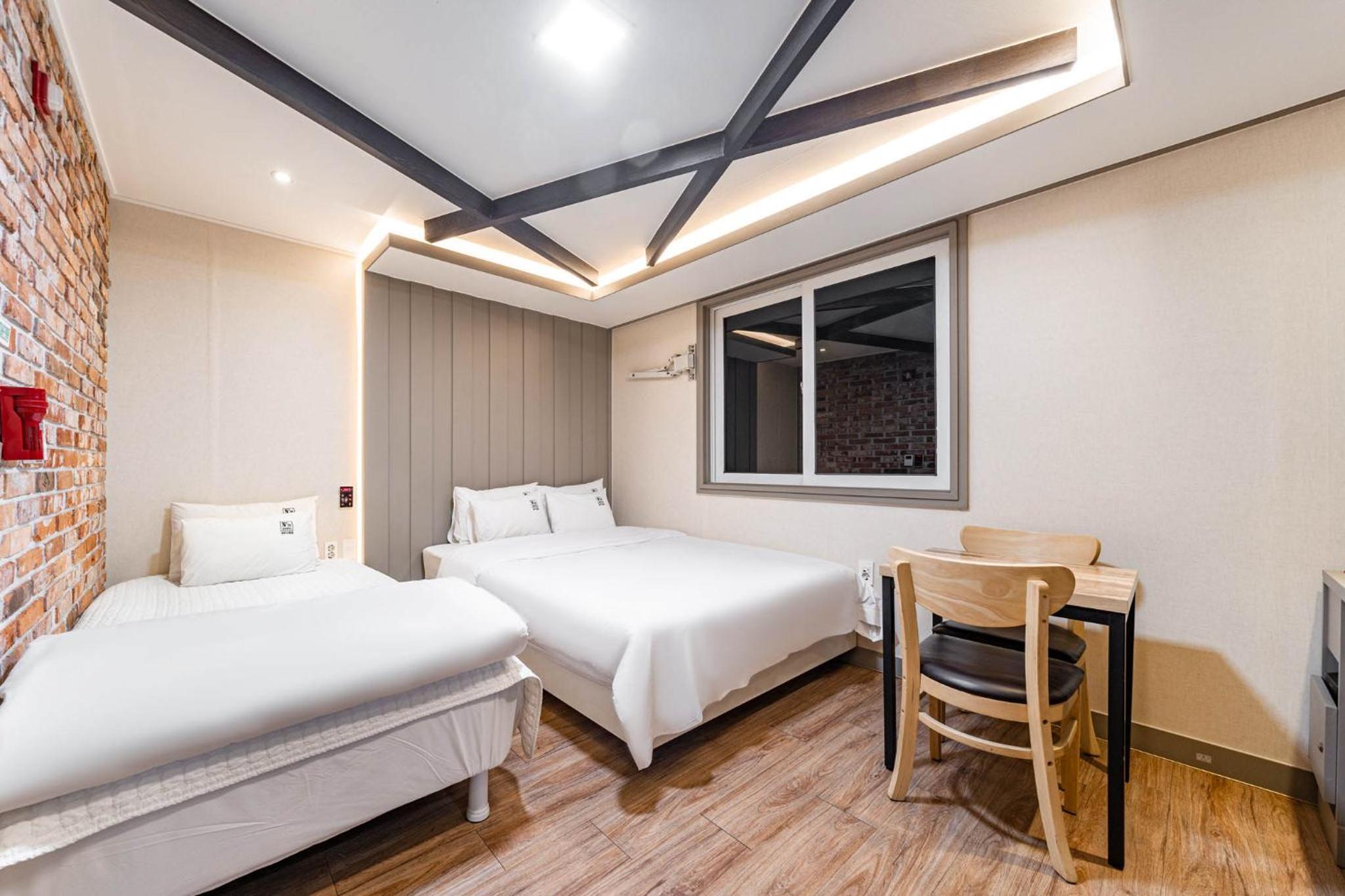 Deluxe Twin Room - Photo 3