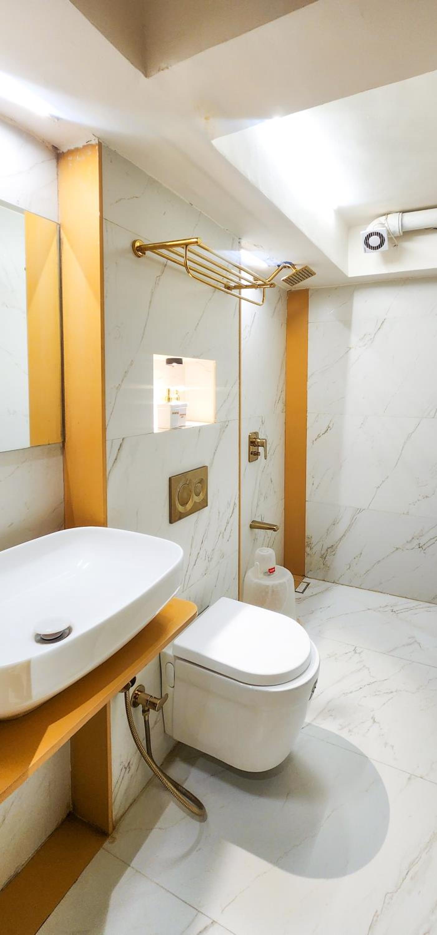 Suite with Spa Bath - Photo 13