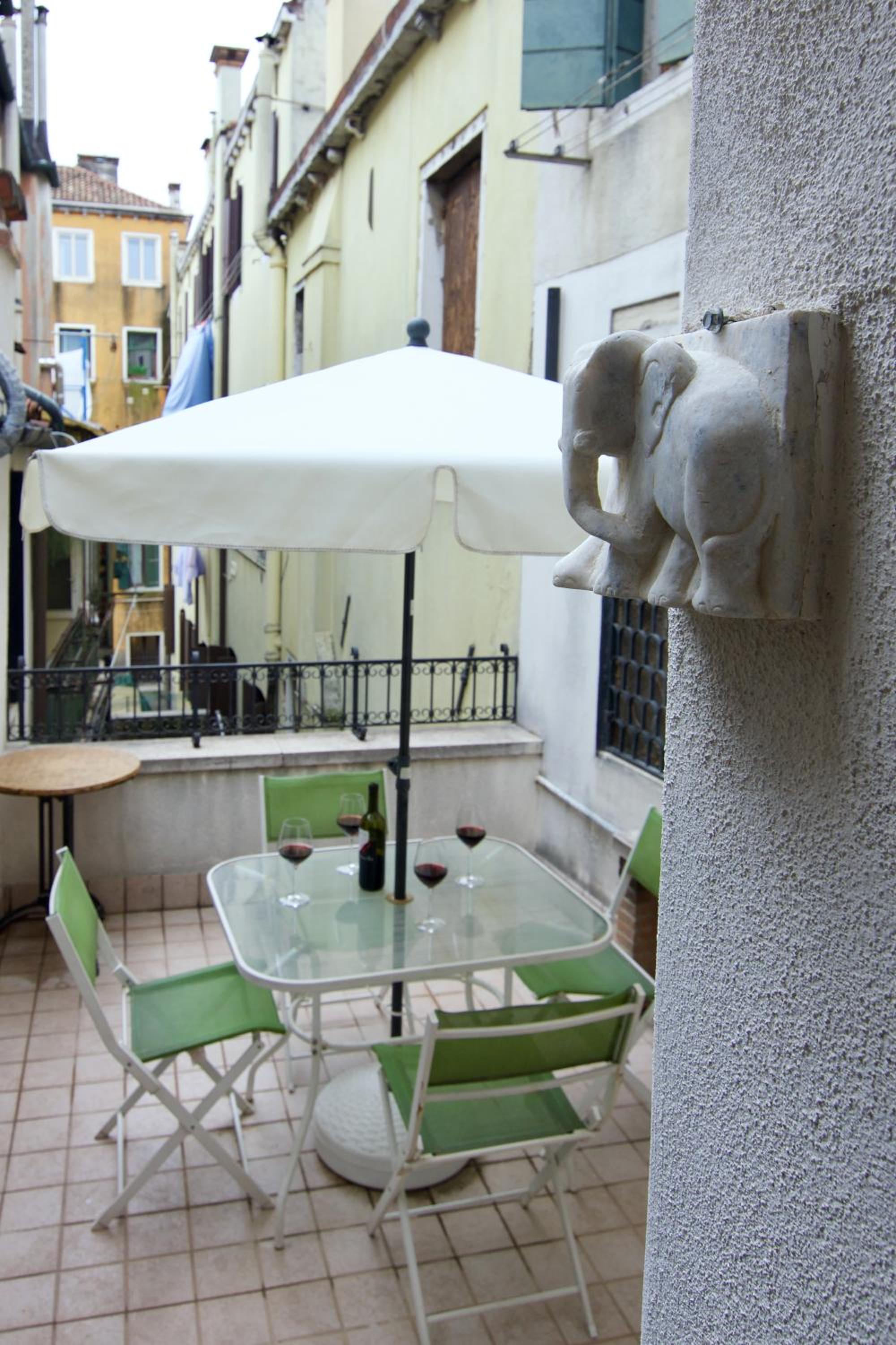 Two-Bedroom Apartment with Terrace - Salizzada San Lio photo 3