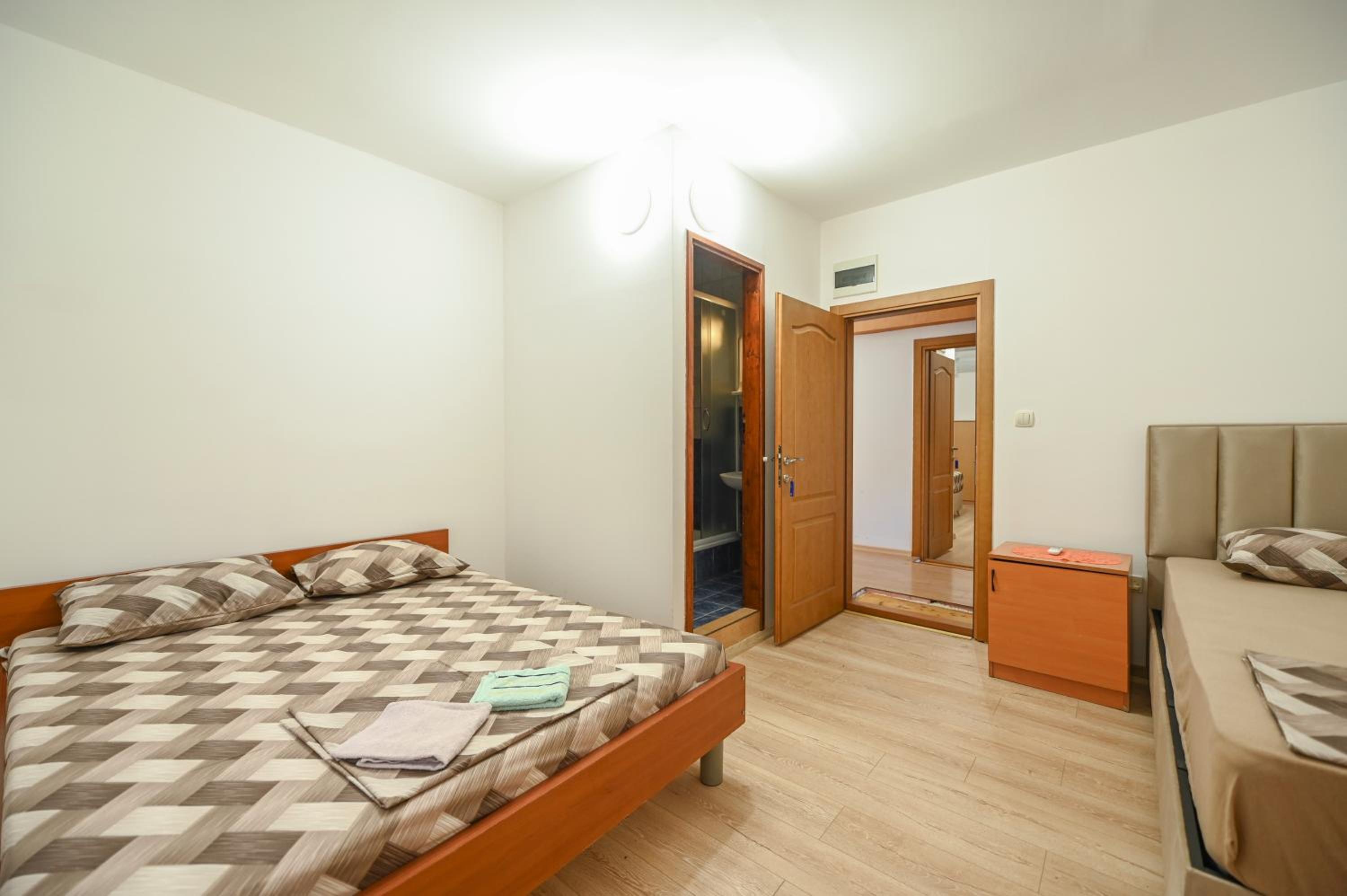Economy Triple Room - Photo 14