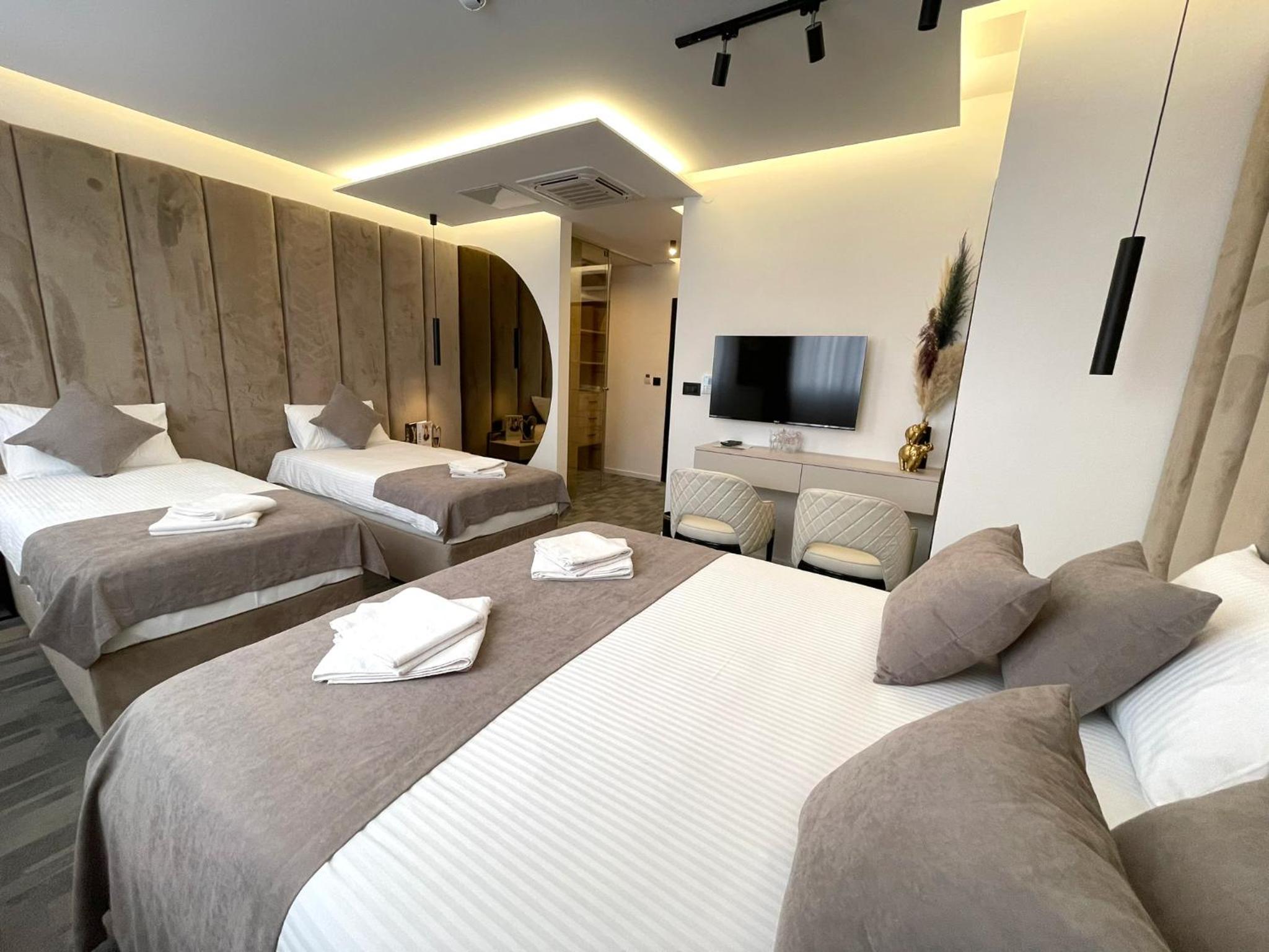 Deluxe Quadruple Room