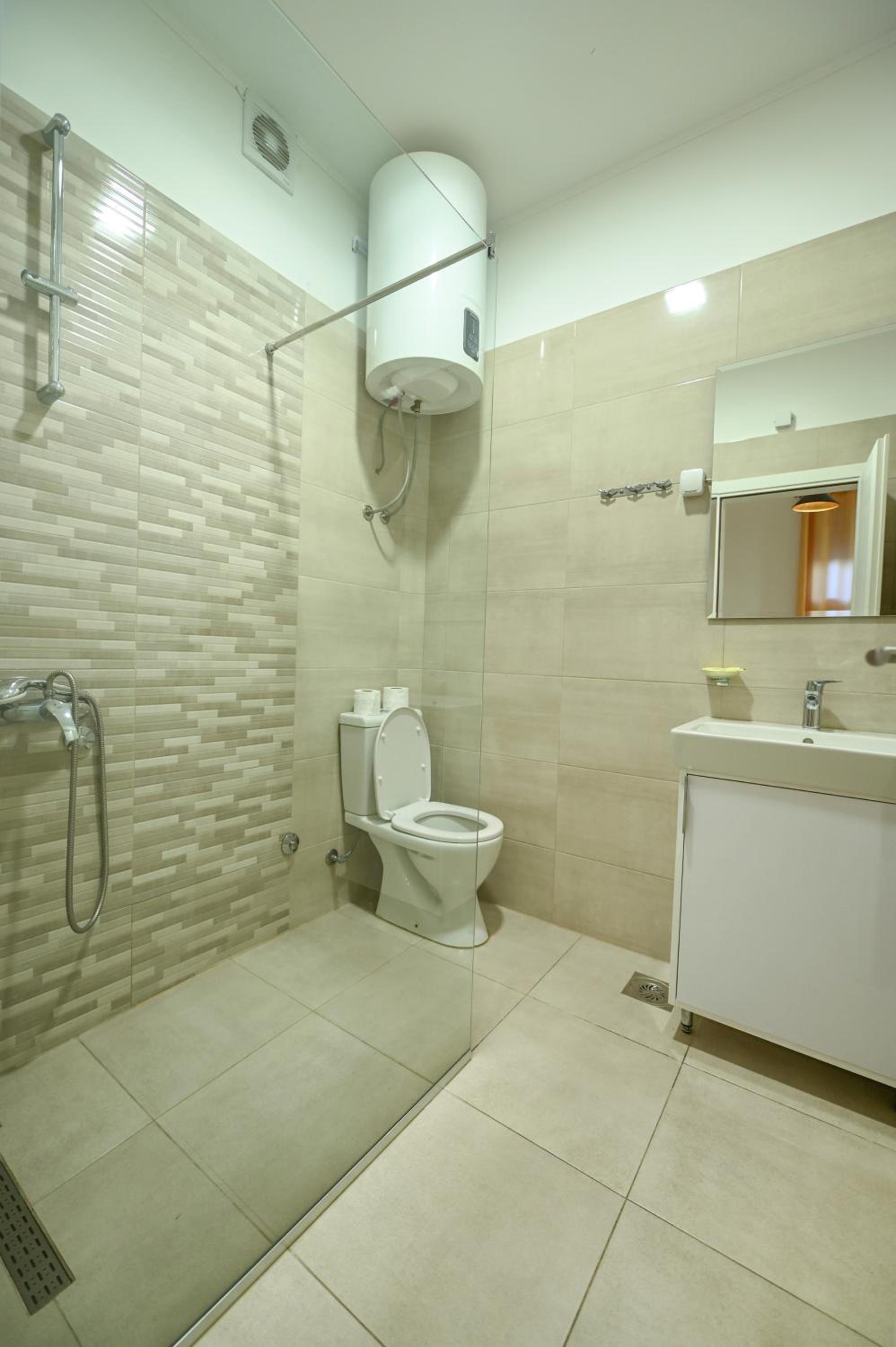 Superior Triple Room - Photo 17