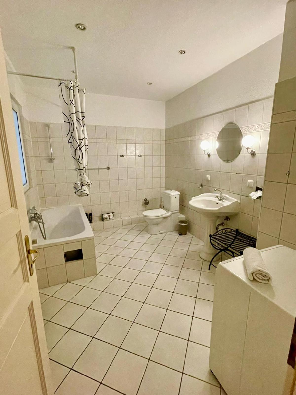 Three-Bedroom Apartment Anna photo 2