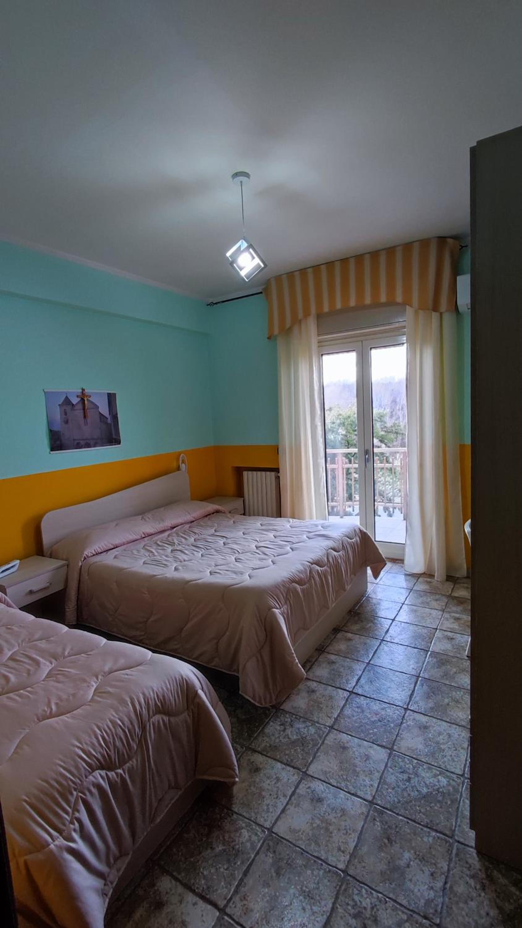 Economy Double Room photo 1