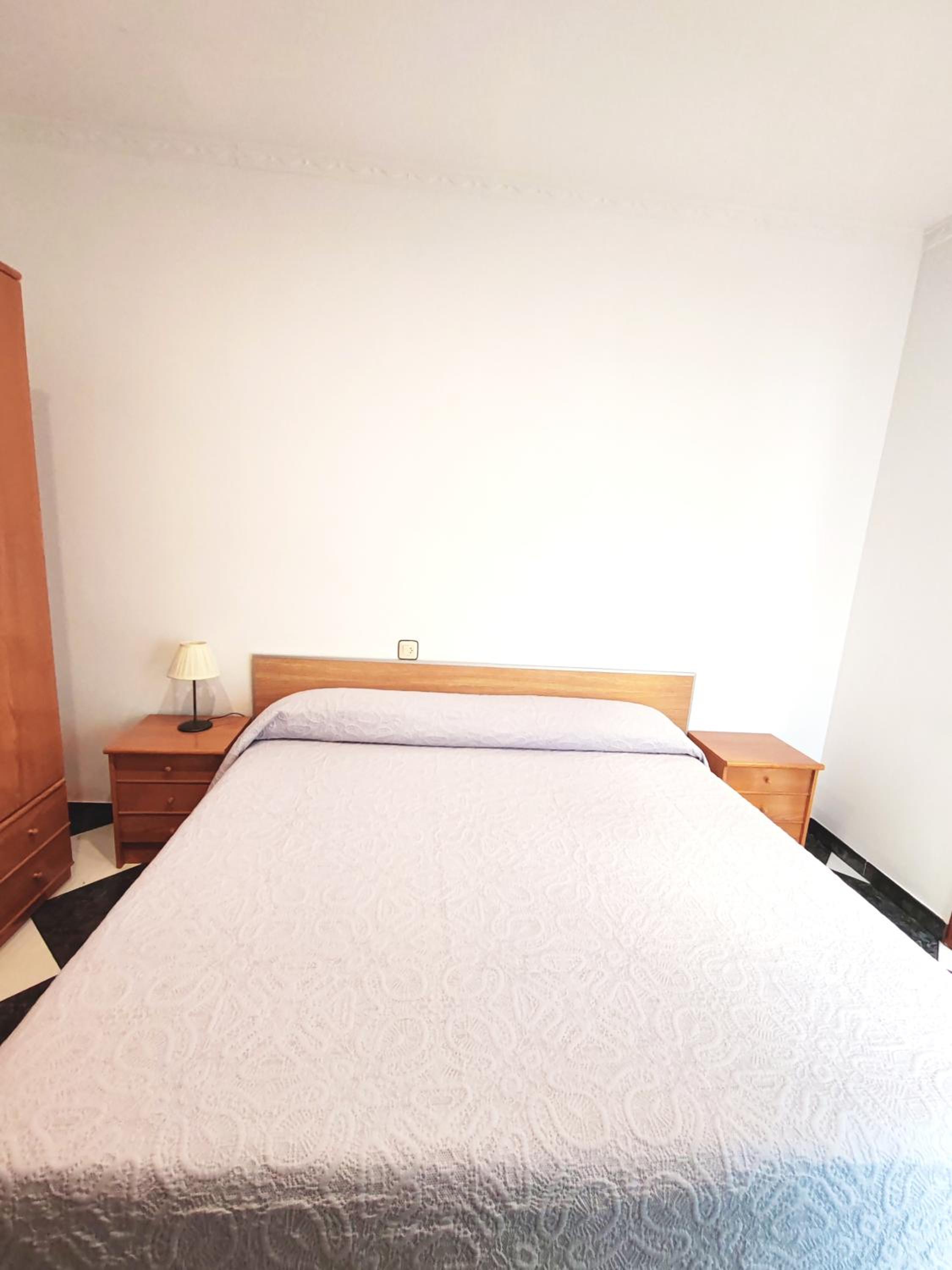 Single Room with Private Bathroom photo 3
