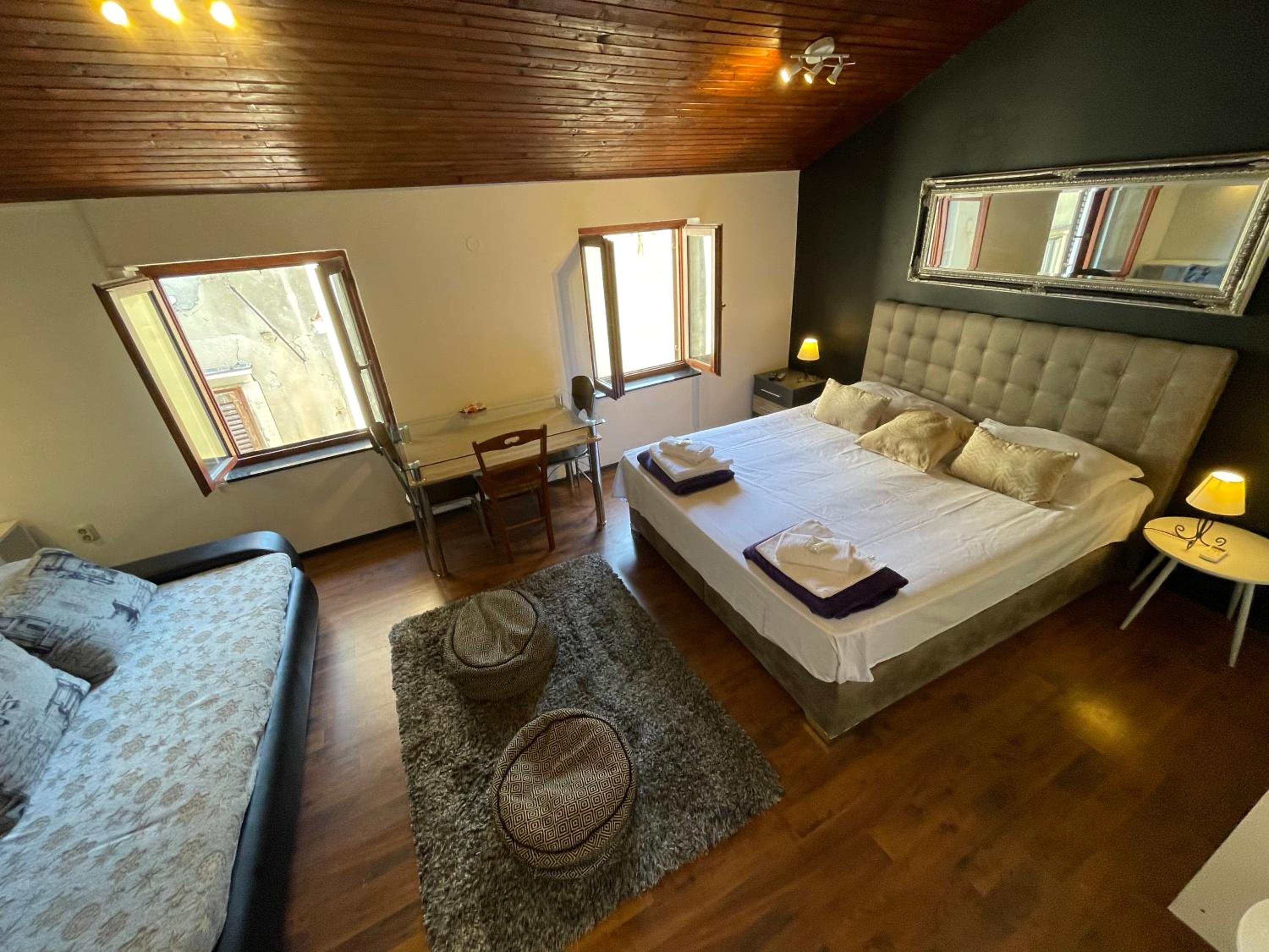 Studio Apartment