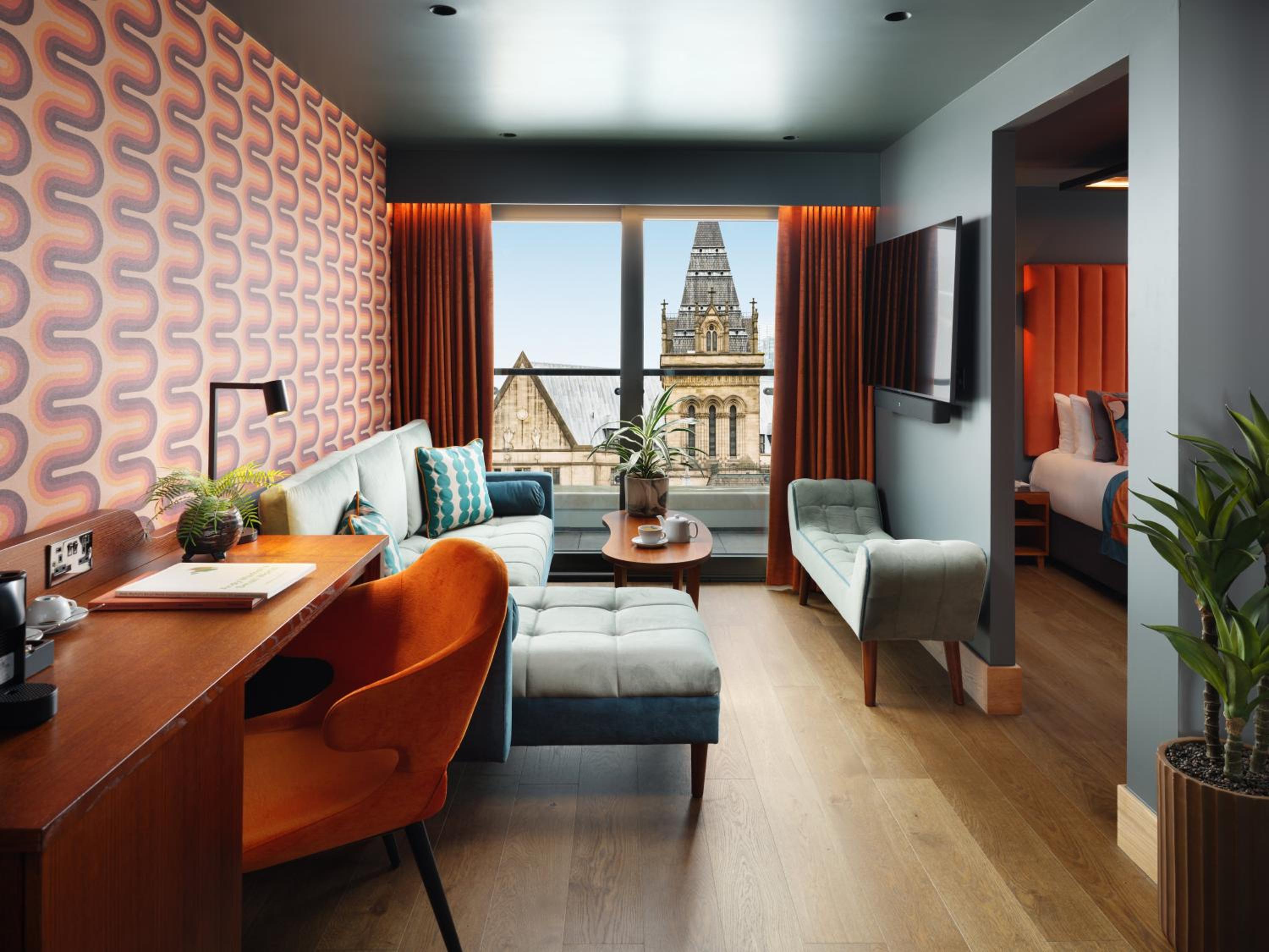 Suite - Photo 2