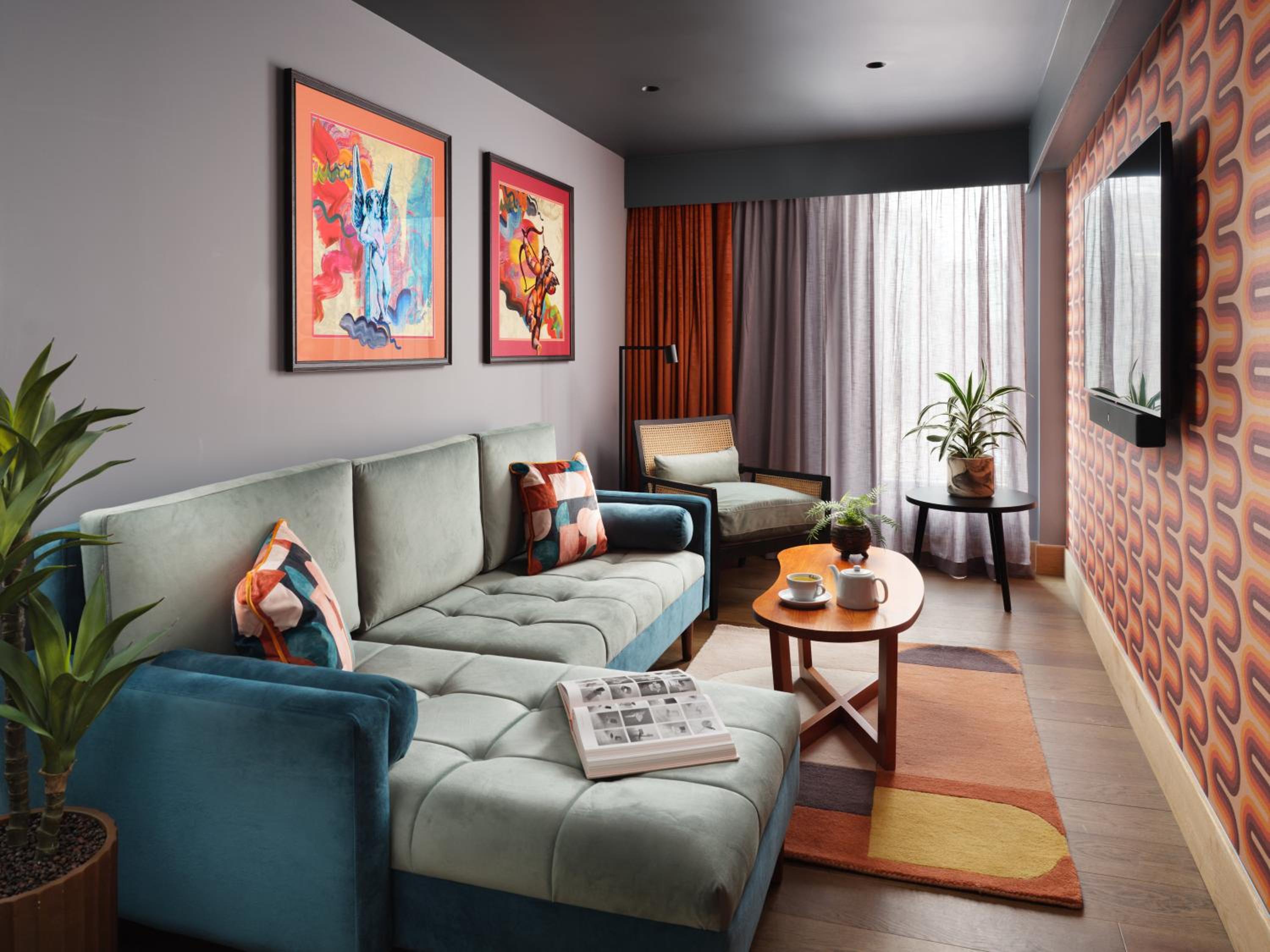 Suite - Photo 3