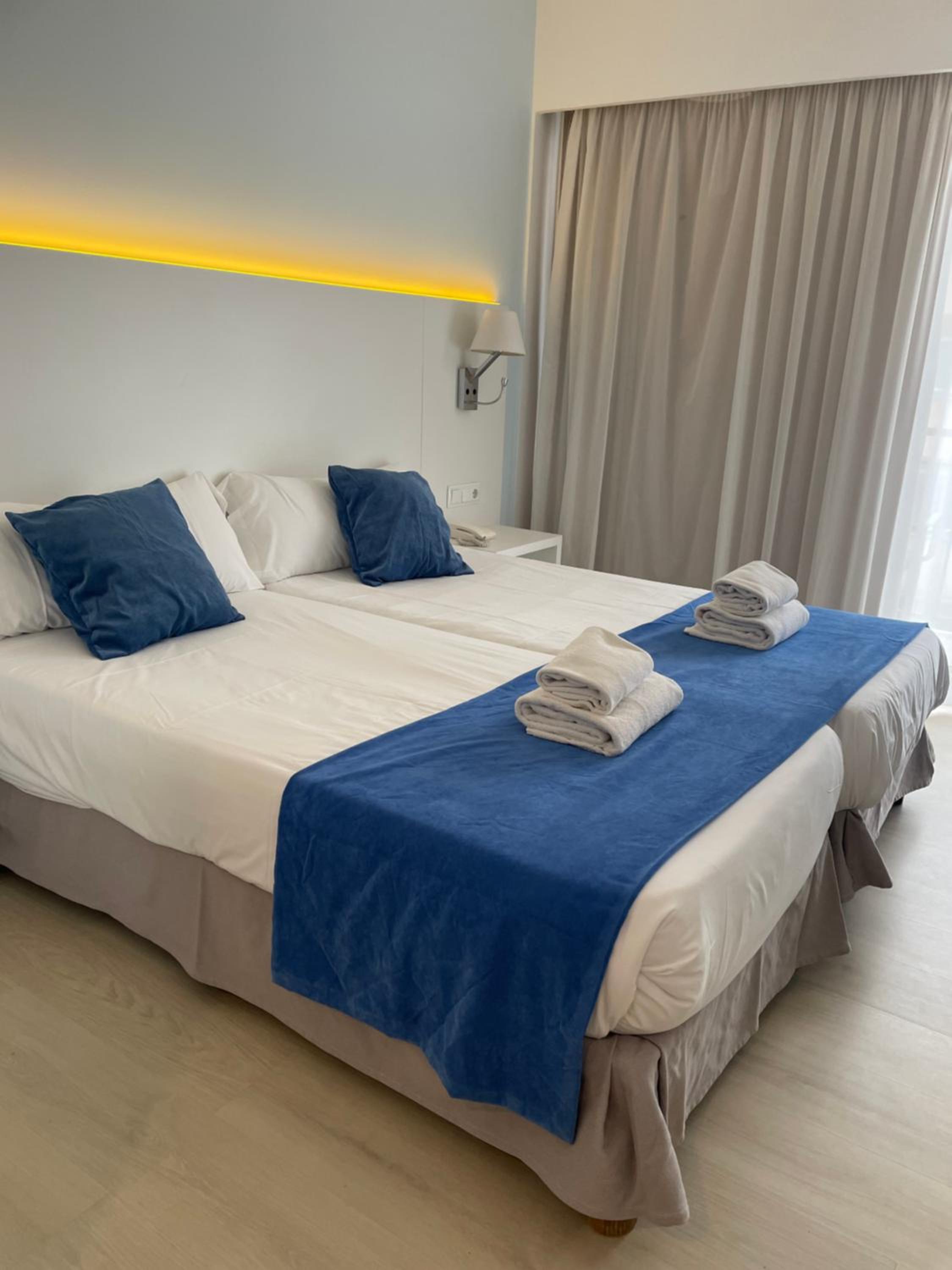 Twin Room - Photo 1
