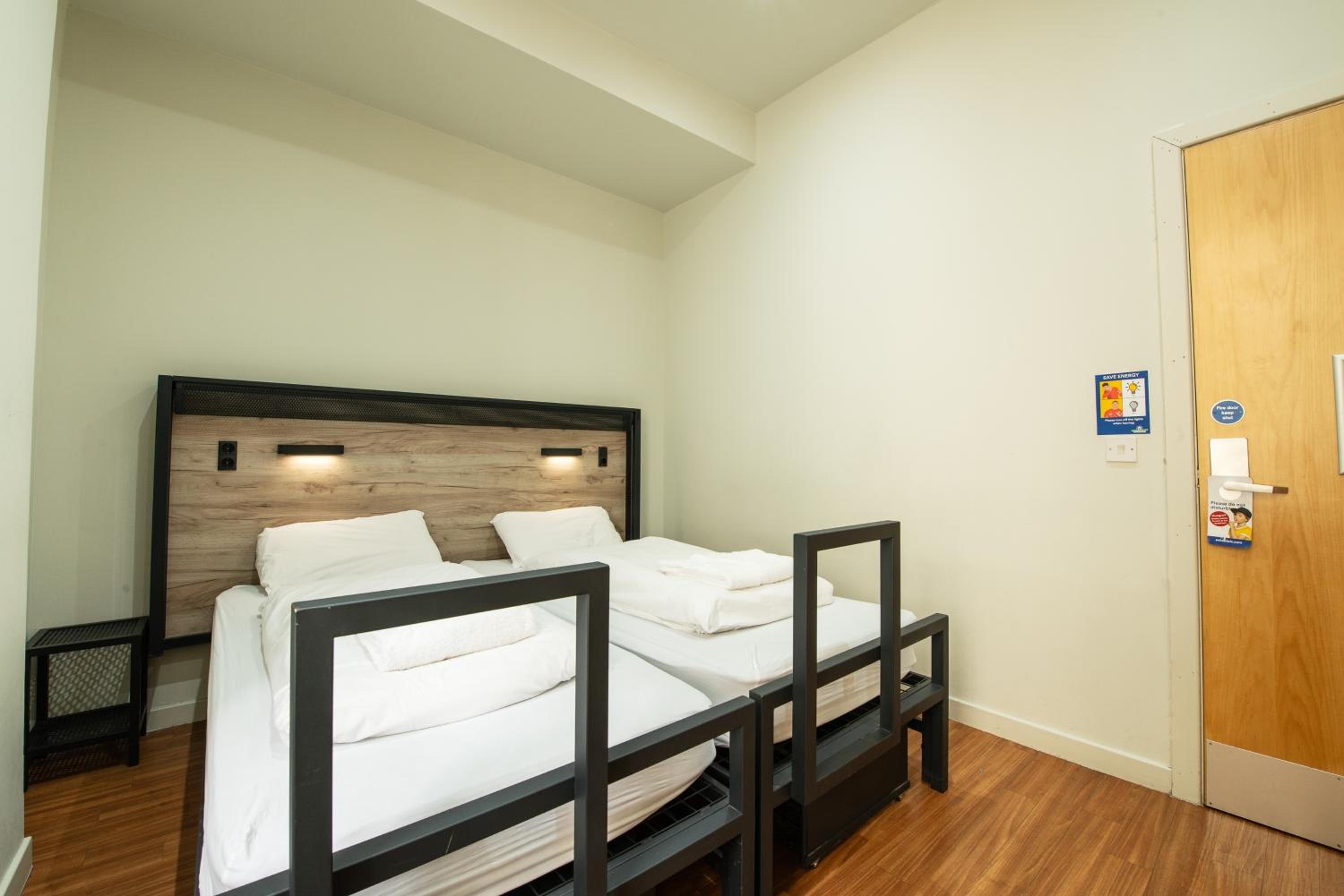 Twin Room - Photo 5
