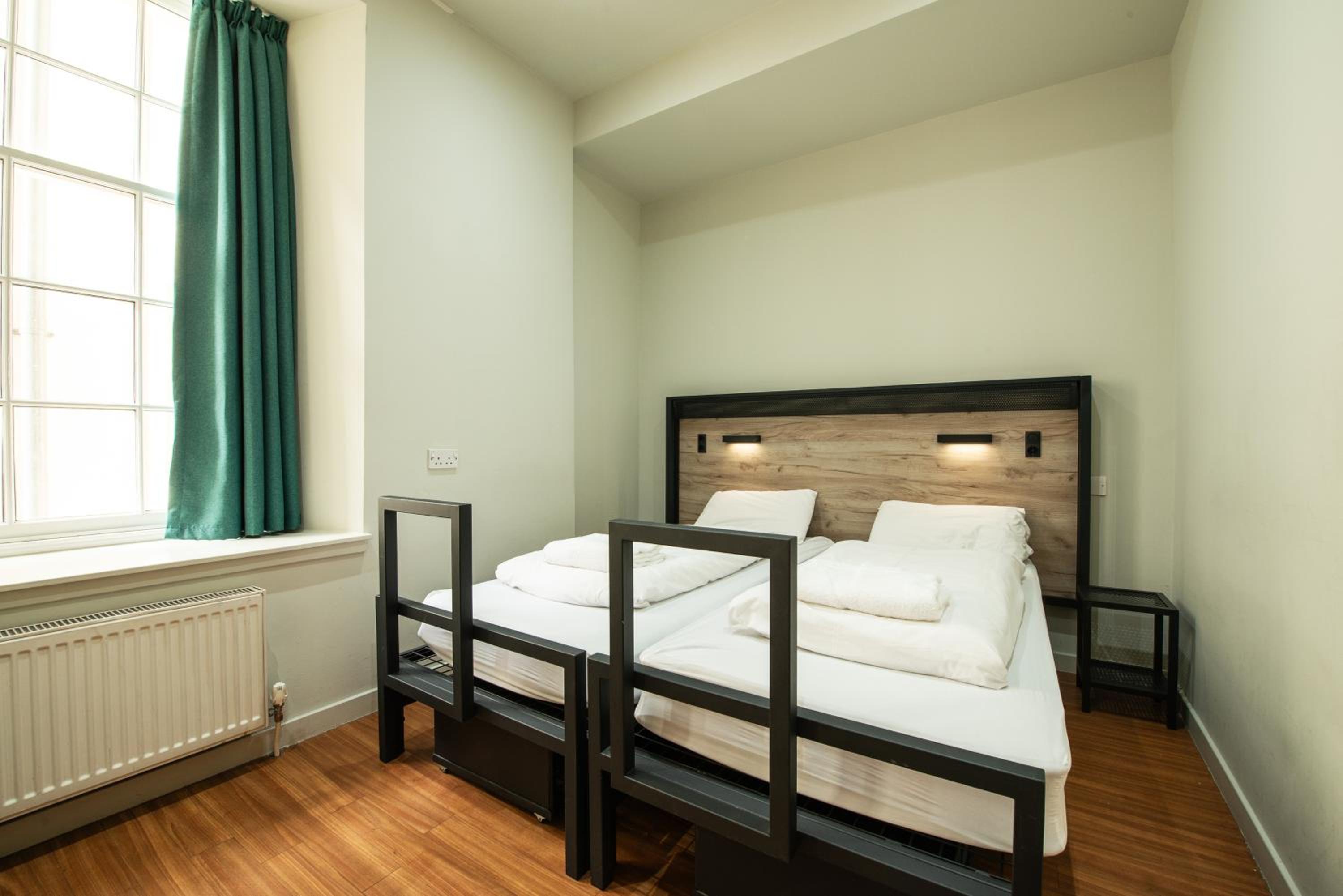 Twin Room - Photo 1