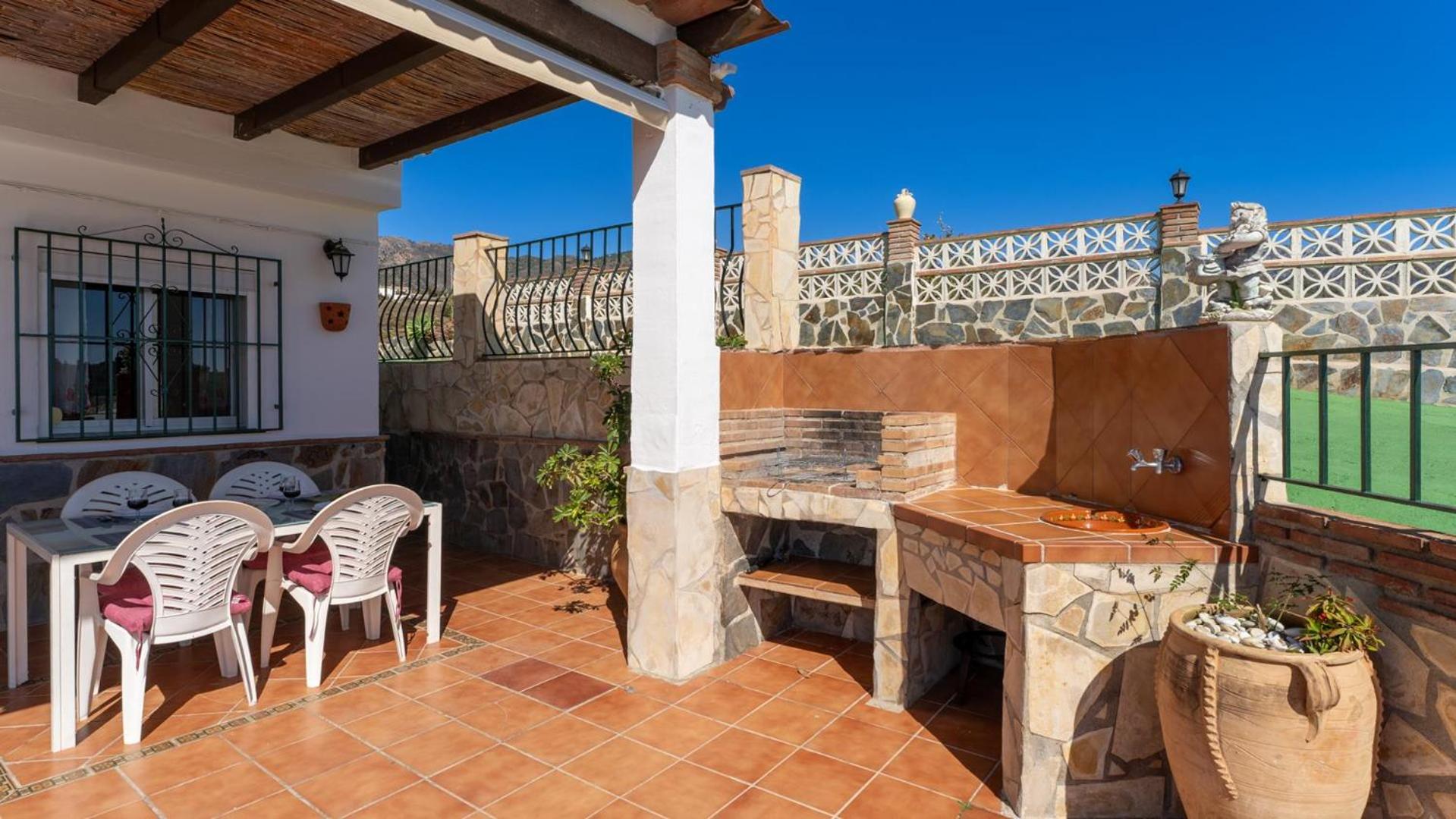 Villa photo 3