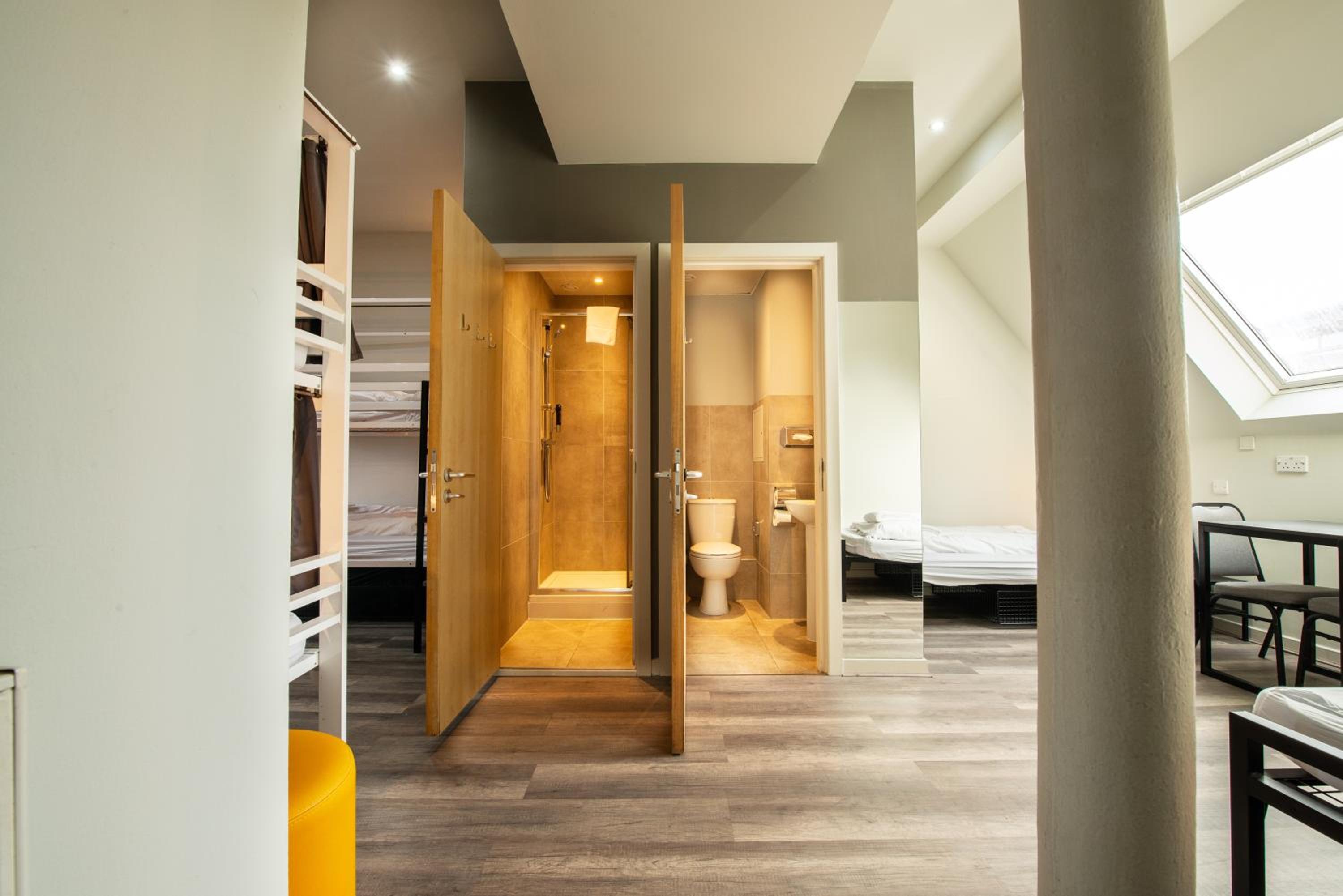 8-Bed Room (Bunk Beds Only) - Photo 4
