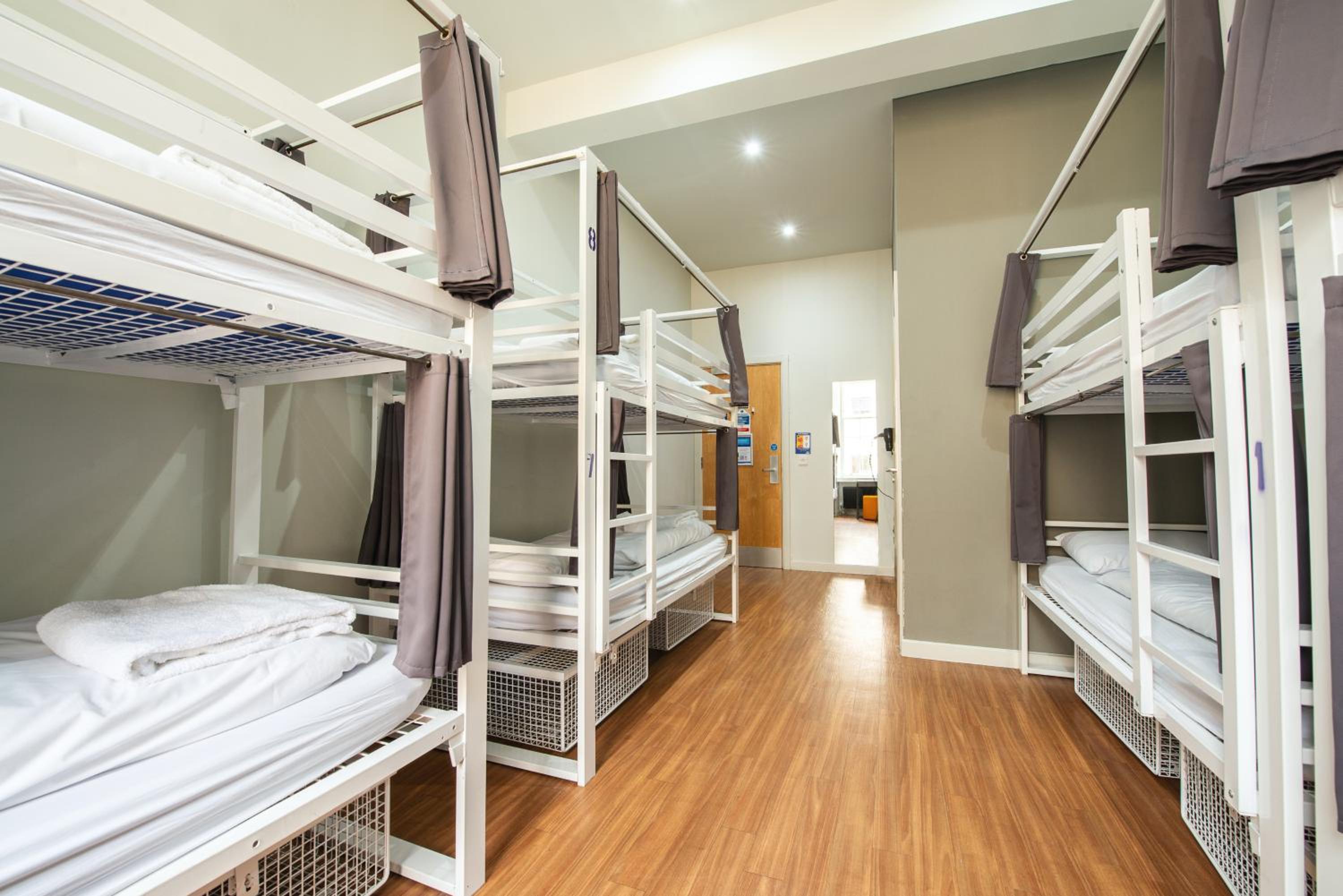 8-Bed Room (Bunk Beds Only) - Photo 2