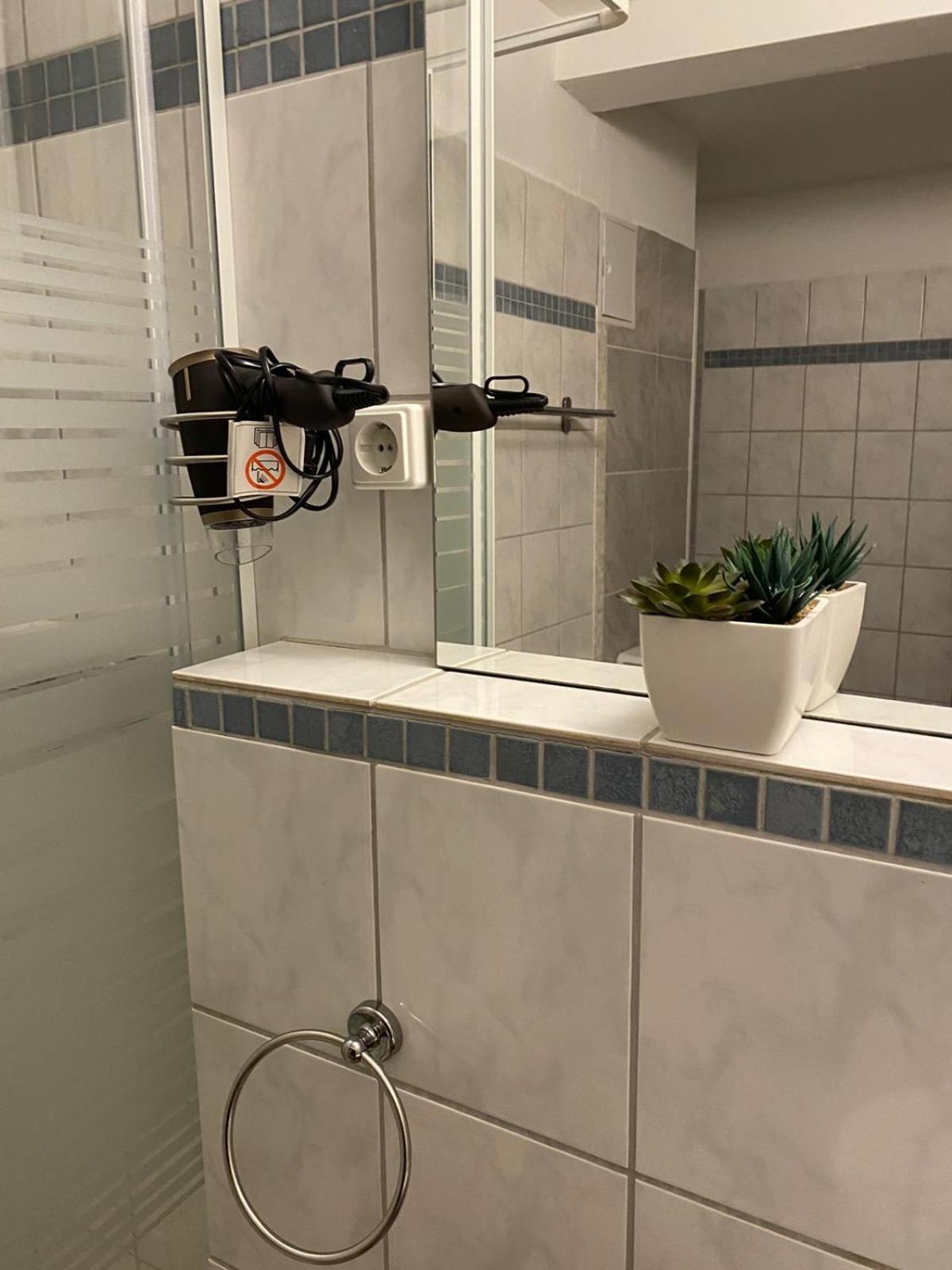 Standard Double Room with Shared Bathroom photo 3