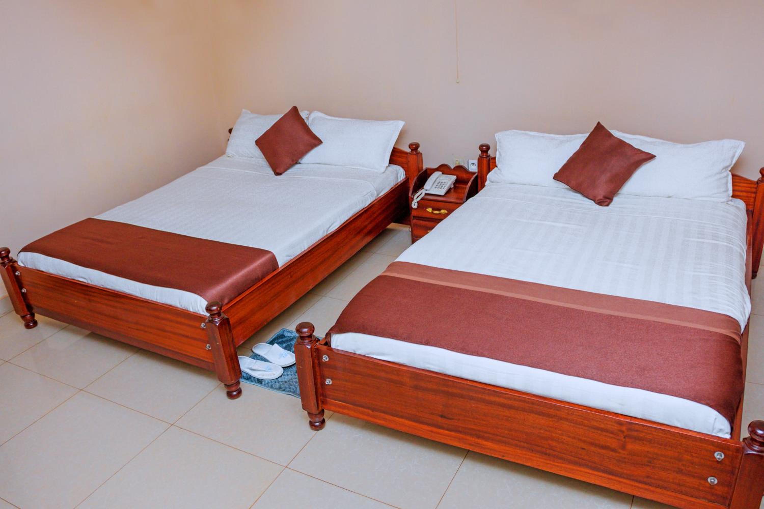 Standard Twin Room photo 3