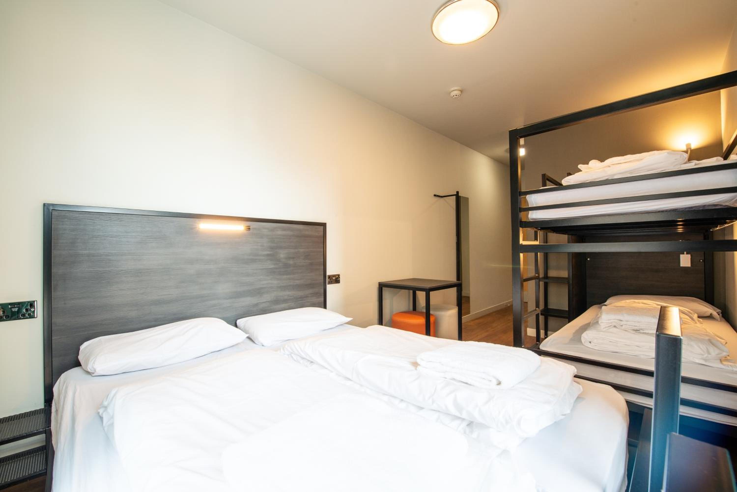Quadruple Room - Photo 5
