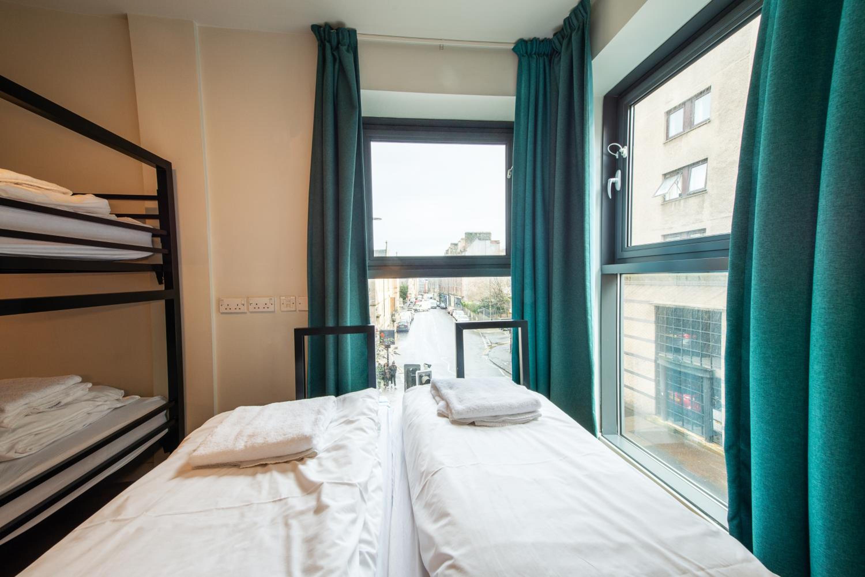 Quadruple Room - Photo 4
