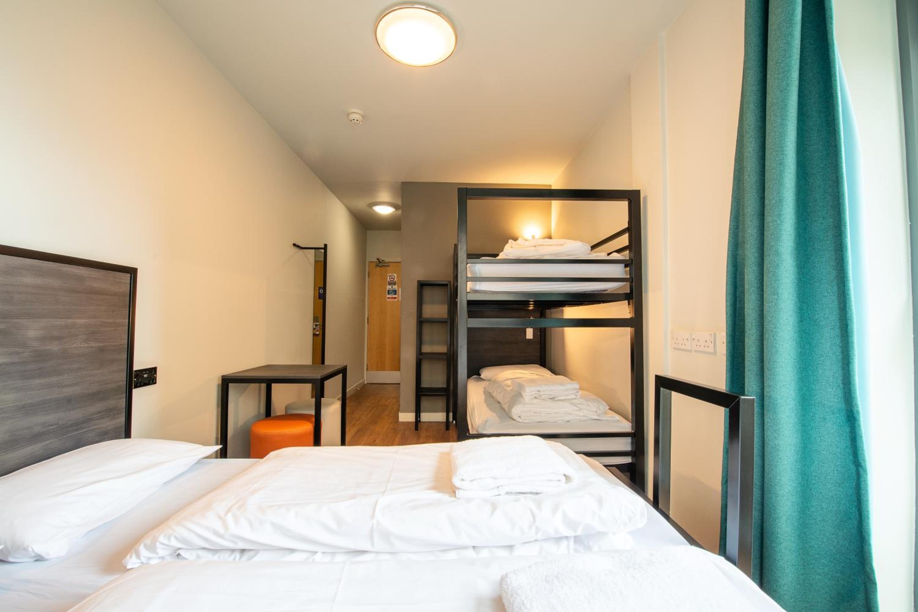 Twin Room - Photo 3