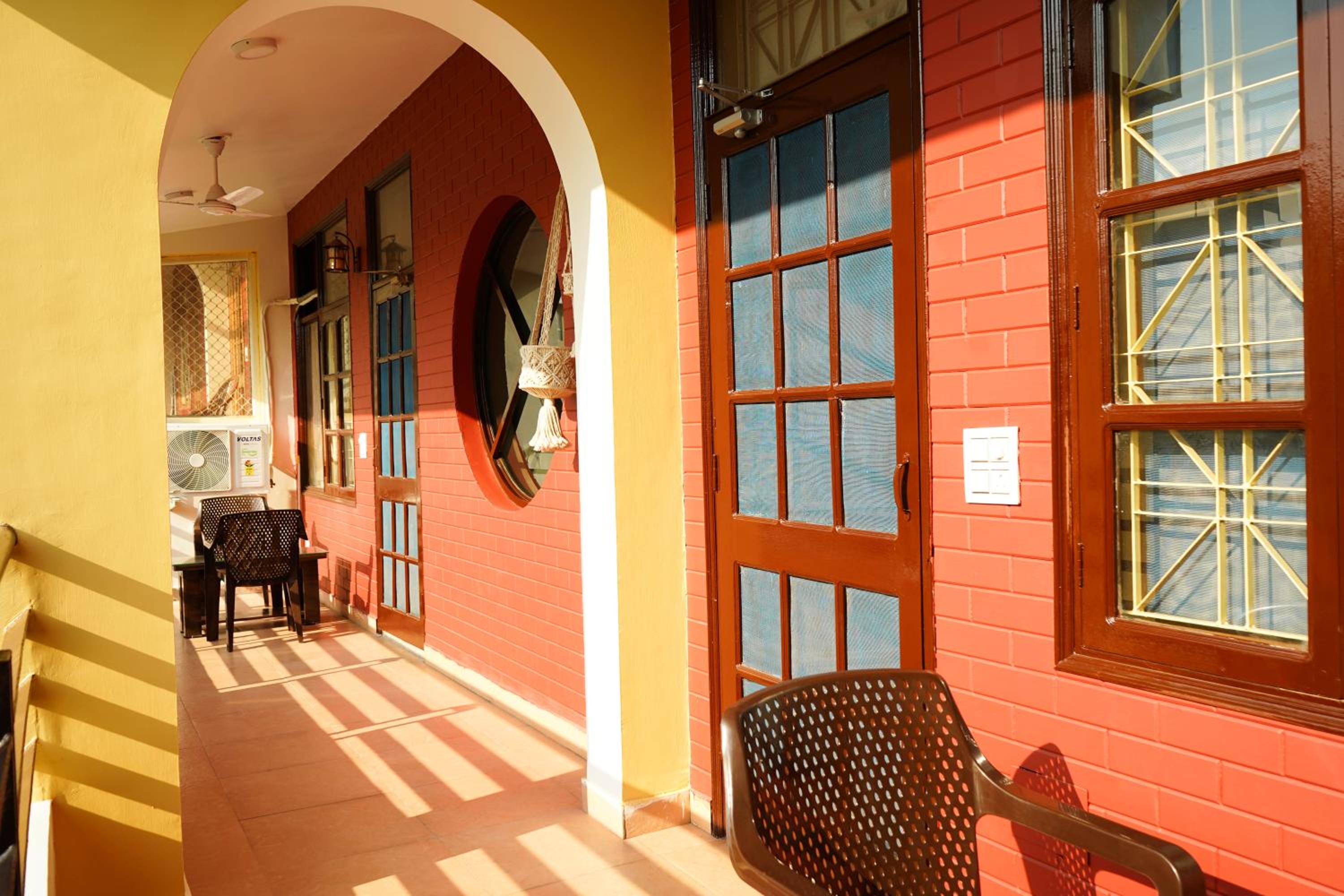 Family Room with Balcony photo 2