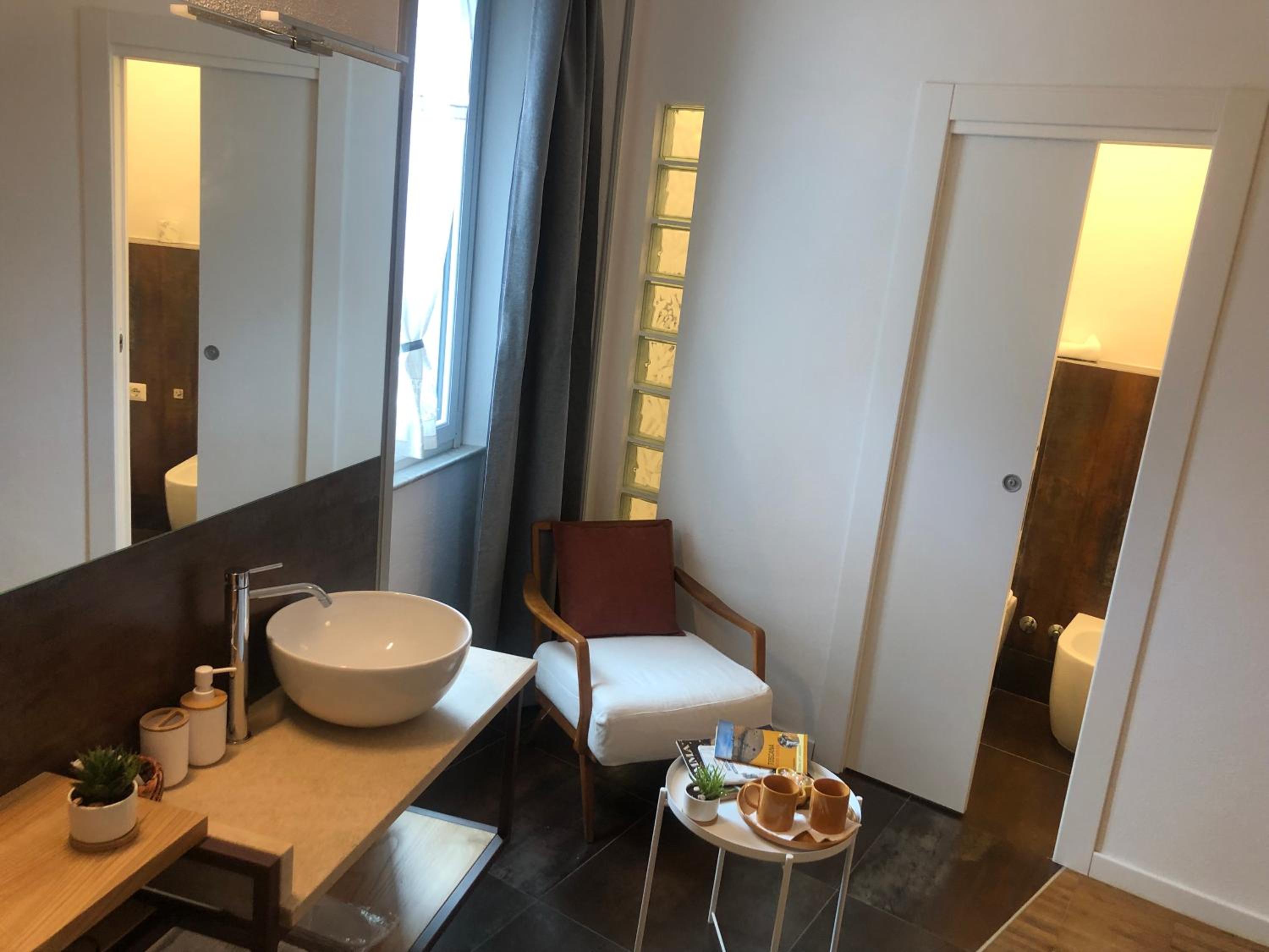 Deluxe King Room photo 2