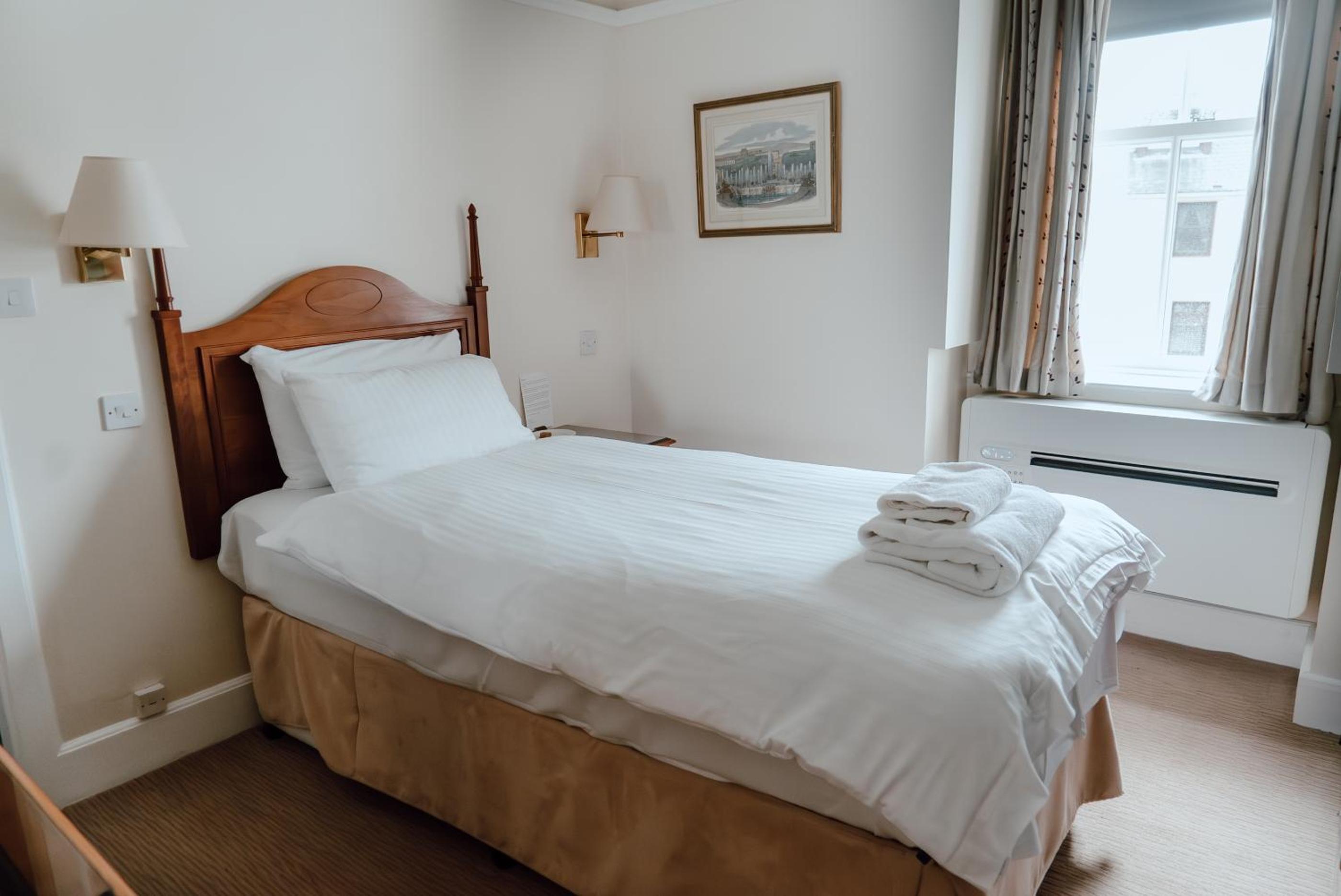 Single Room photo 3