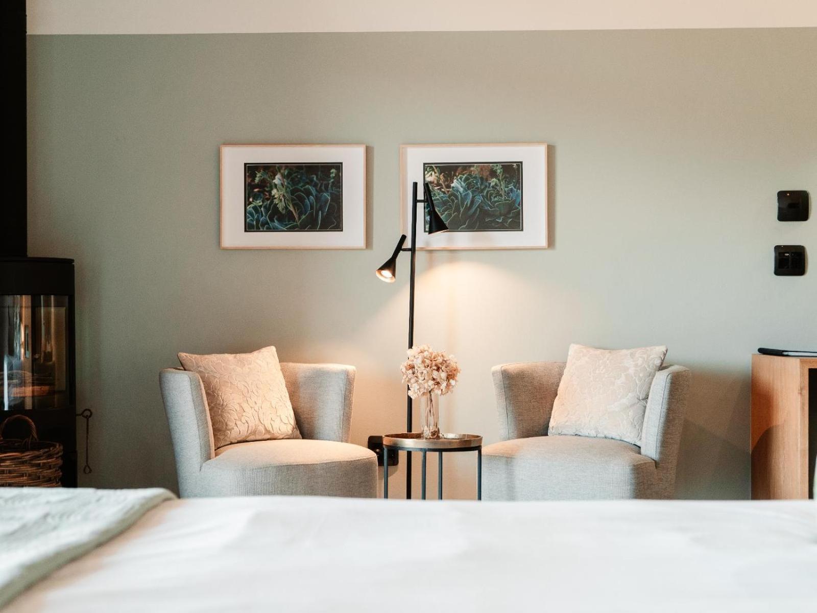 Junior Suite with Mountain View - Photo 9