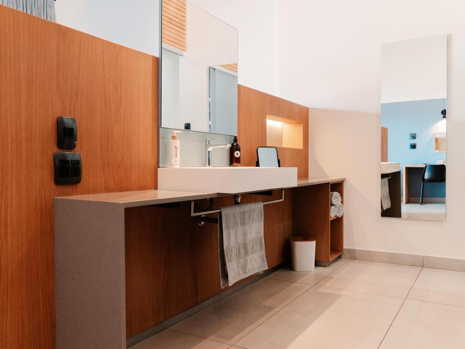 Junior Suite with Mountain View - Photo 16