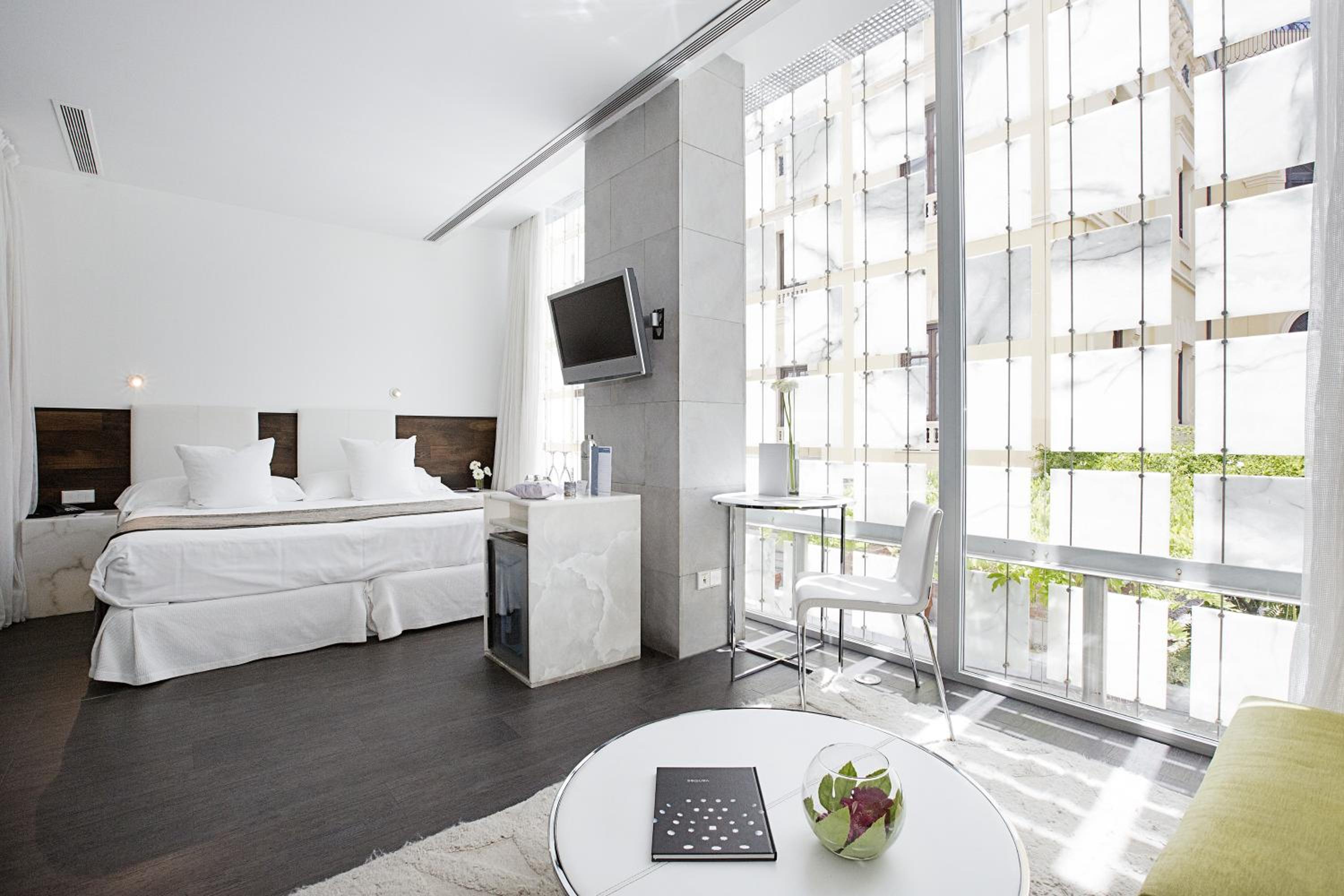 Double or Twin Room - Photo 1