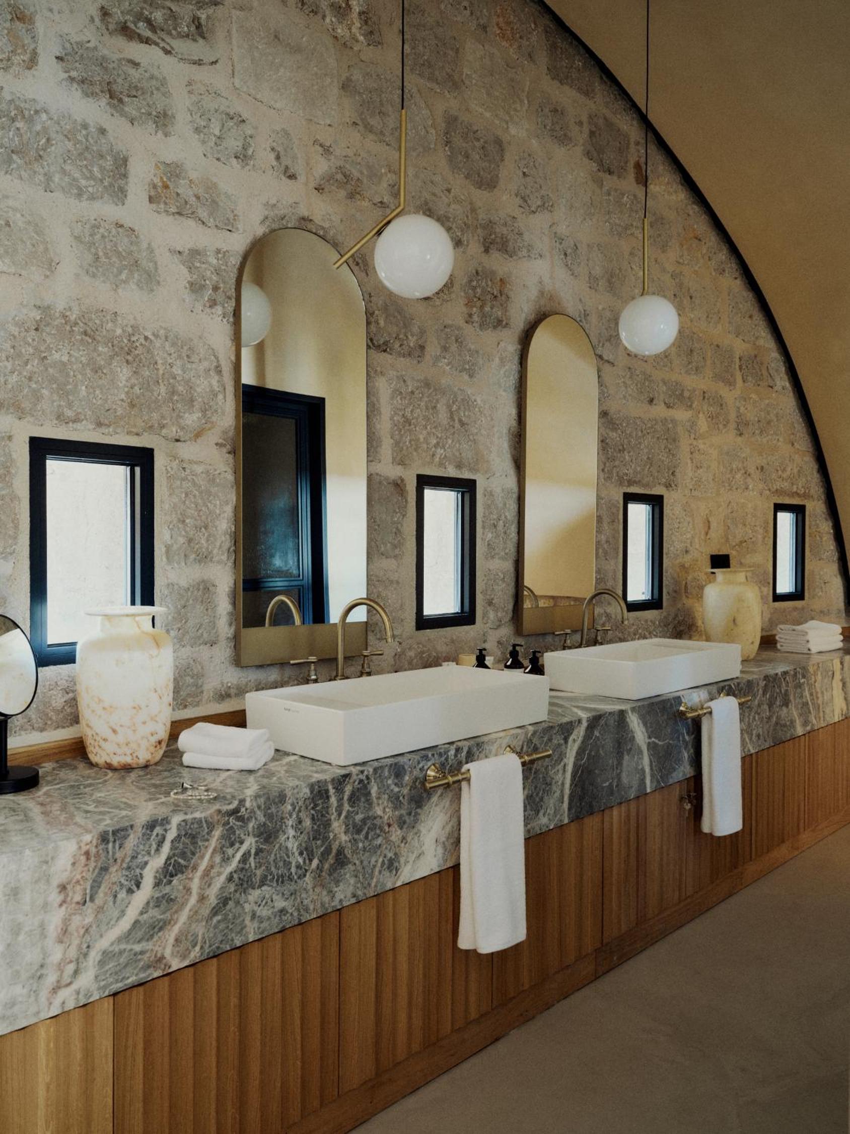 Sky Suite – Fortress View - Photo 3