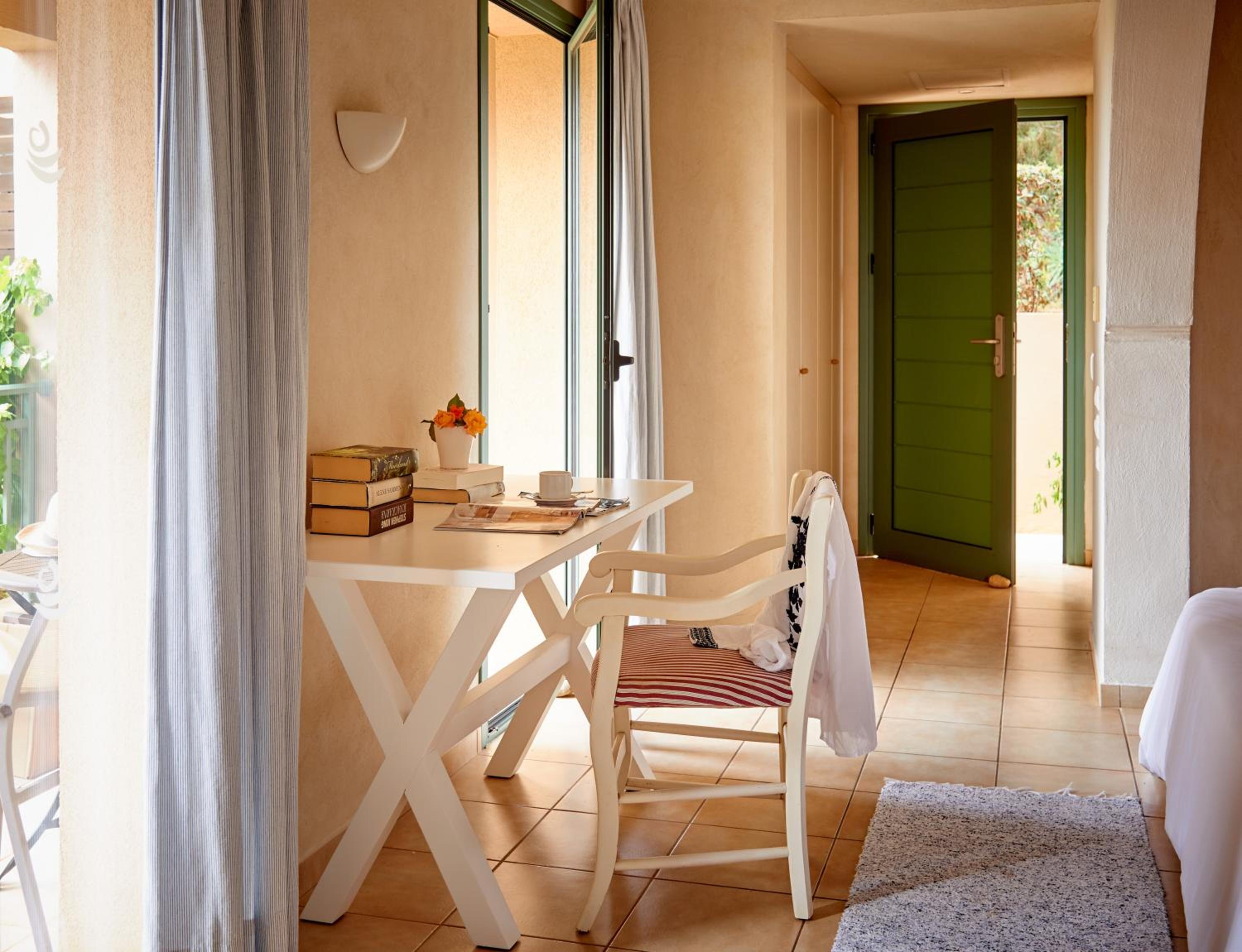 Junior Suite with Kitchenette photo 3