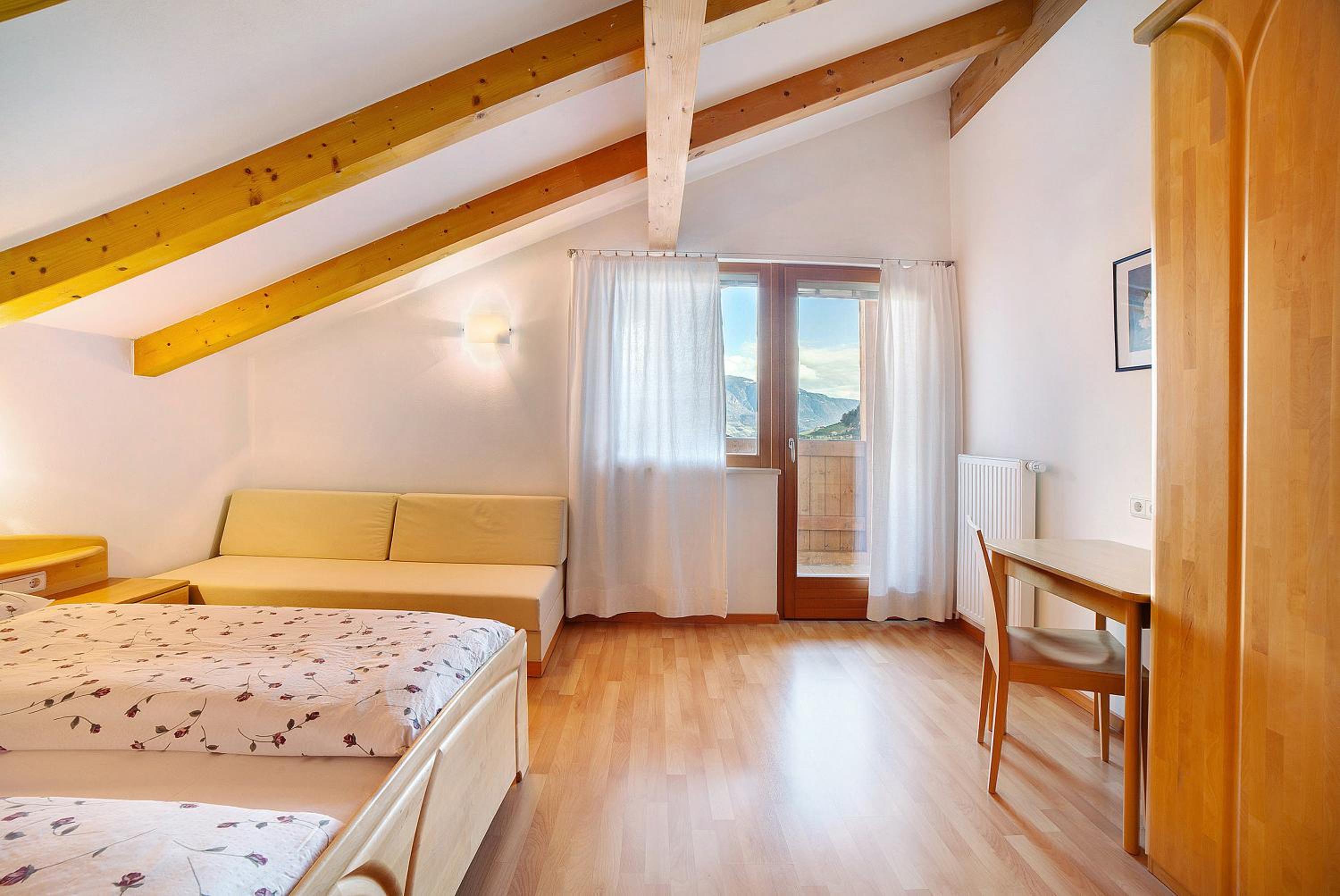 Two-Bedroom Deluxe Apartment with Garden View photo 3