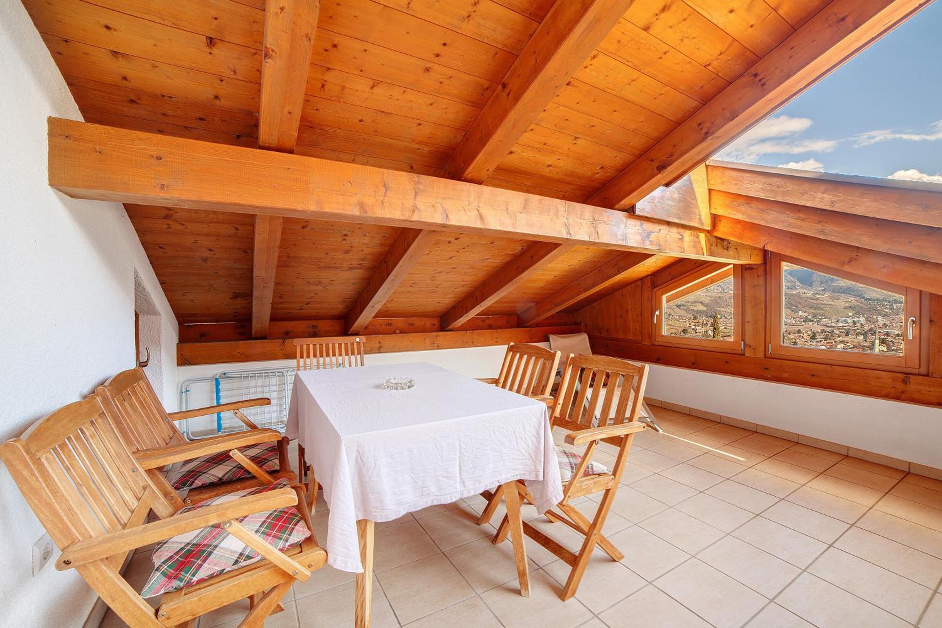 Two-Bedroom Deluxe Apartment with Garden View photo 2
