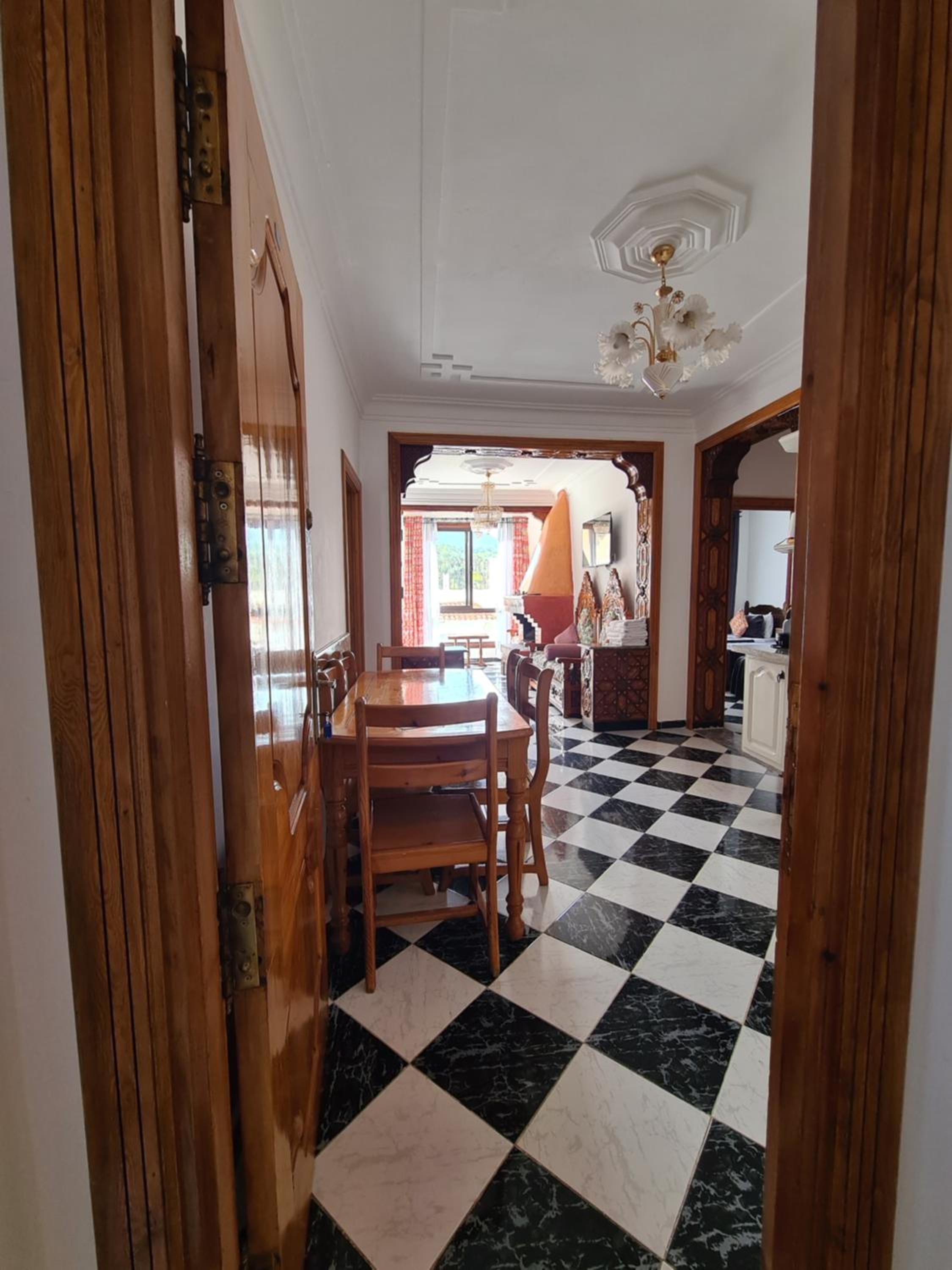 Apartment with Mountain View - Photo 45