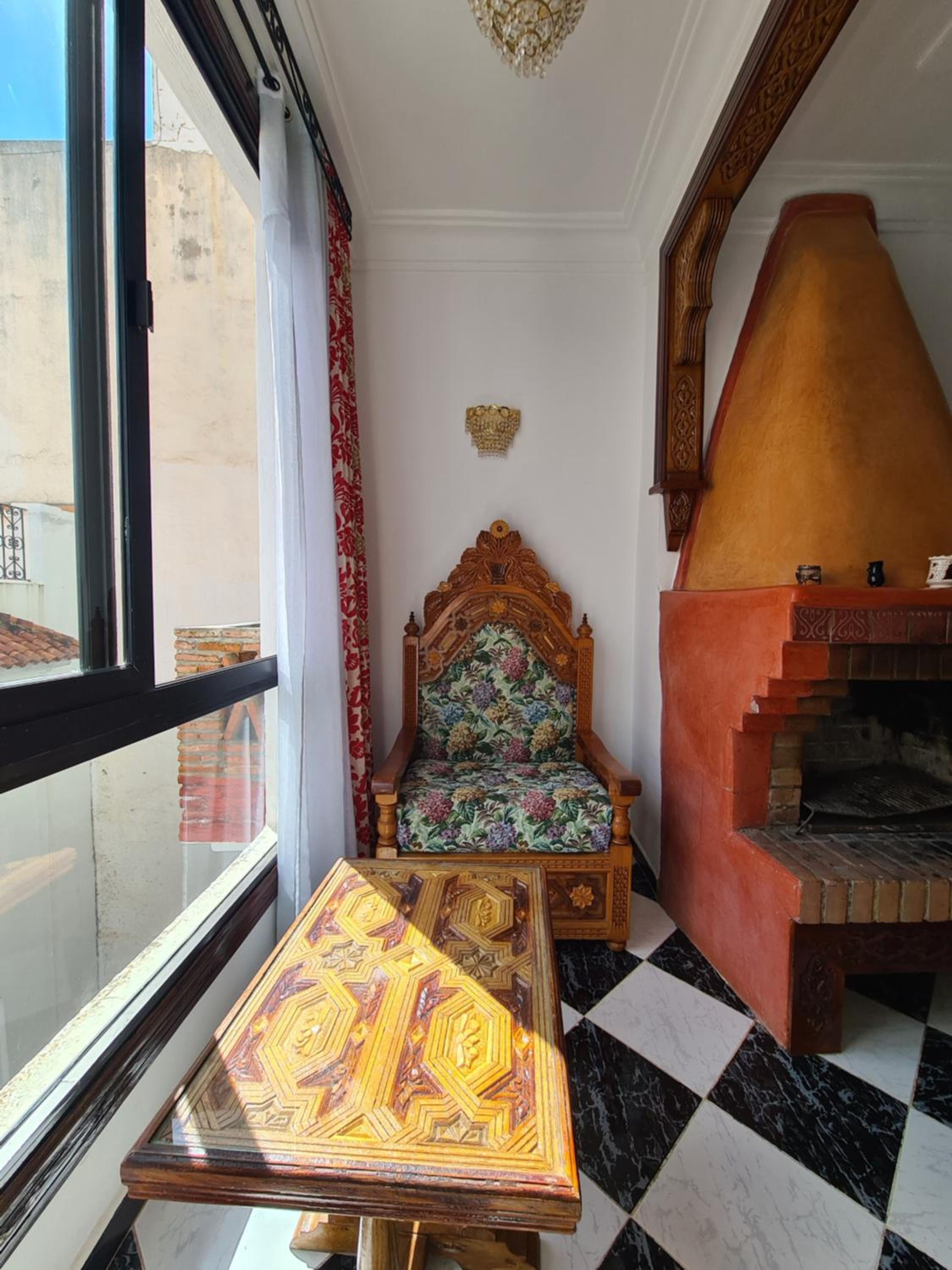 Apartment with Mountain View - Photo 22