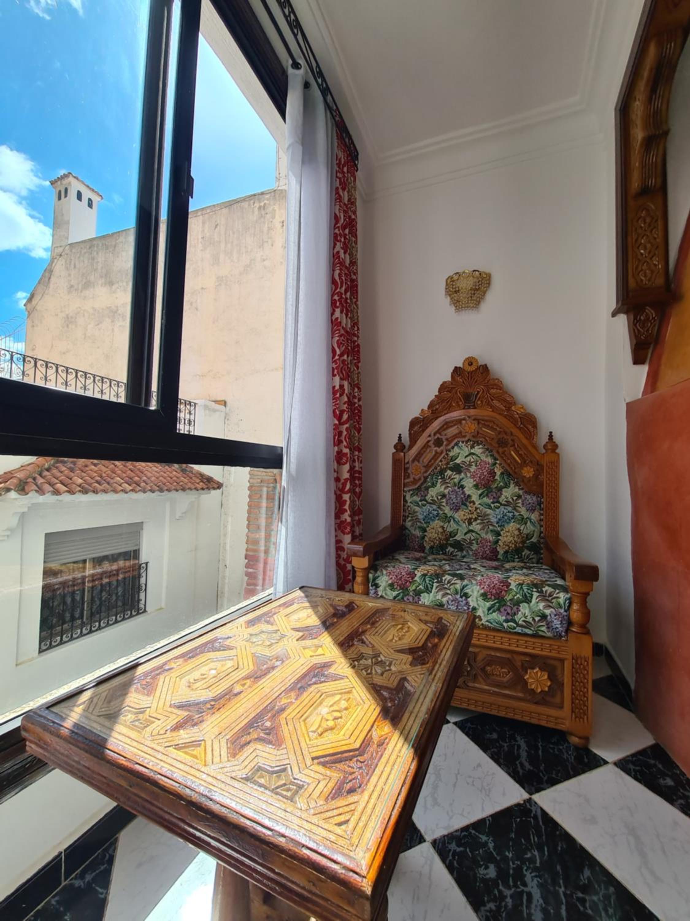 Apartment with Mountain View - Photo 21