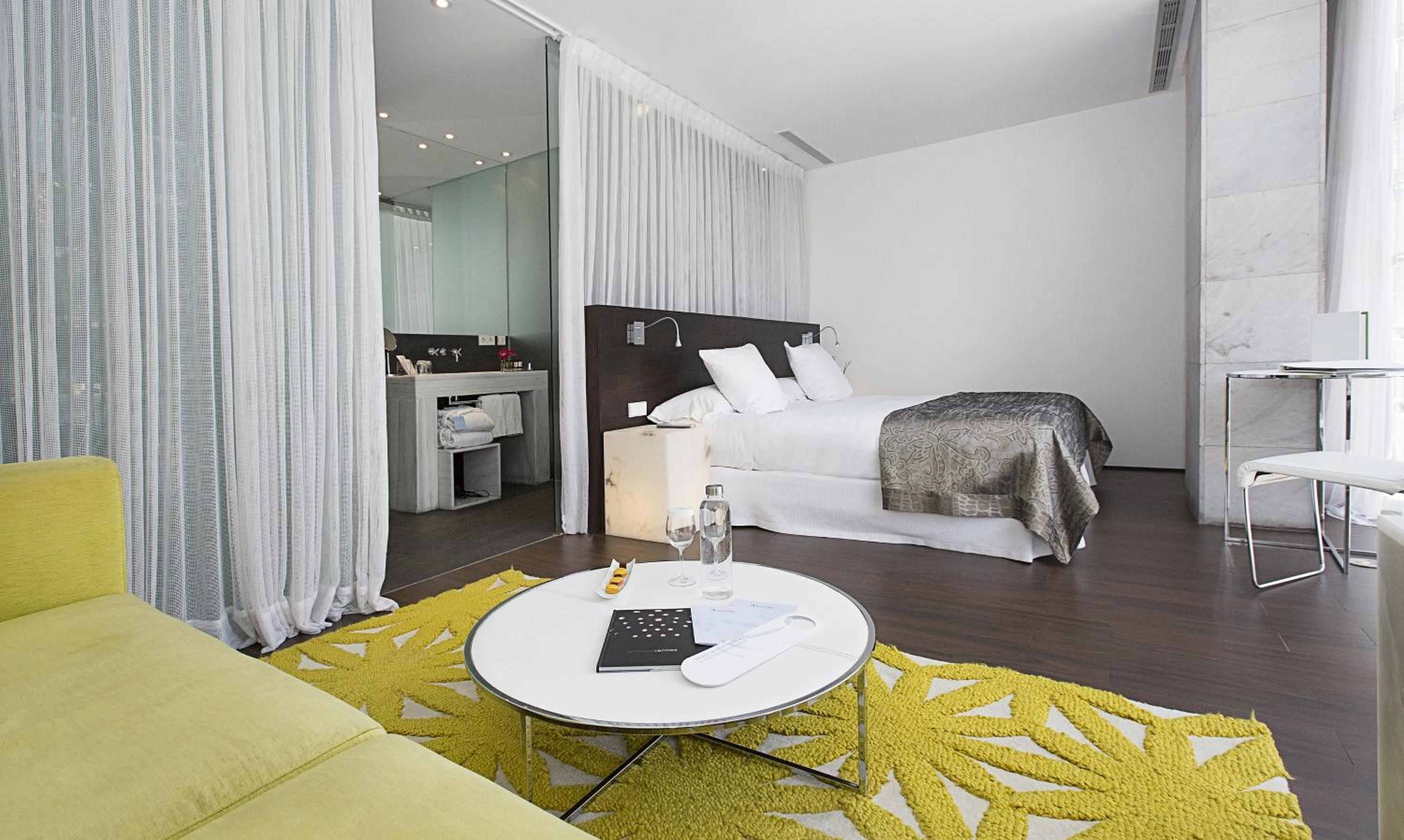 Double or Twin Room - Photo 4