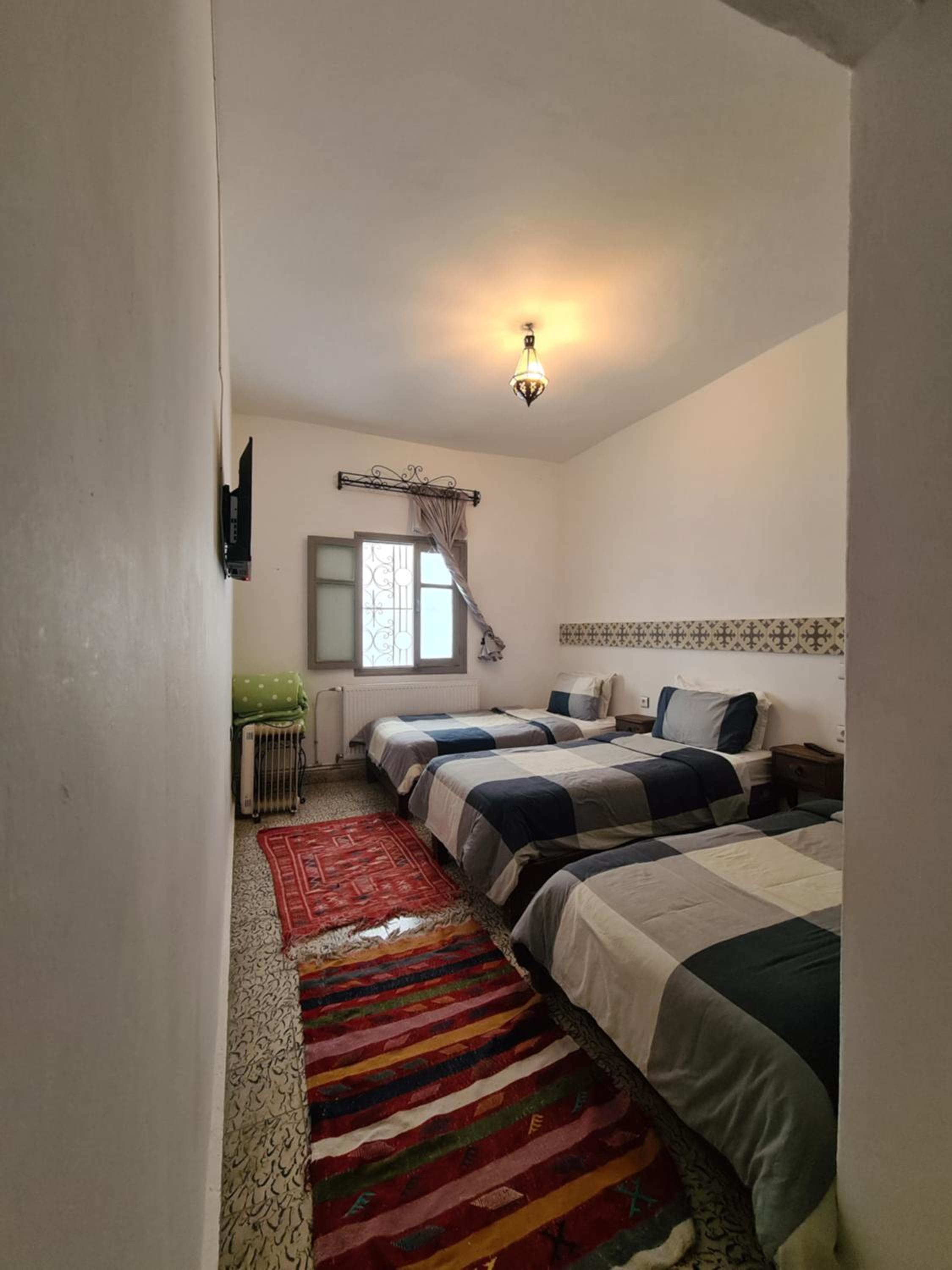 Twin Room - Photo 3